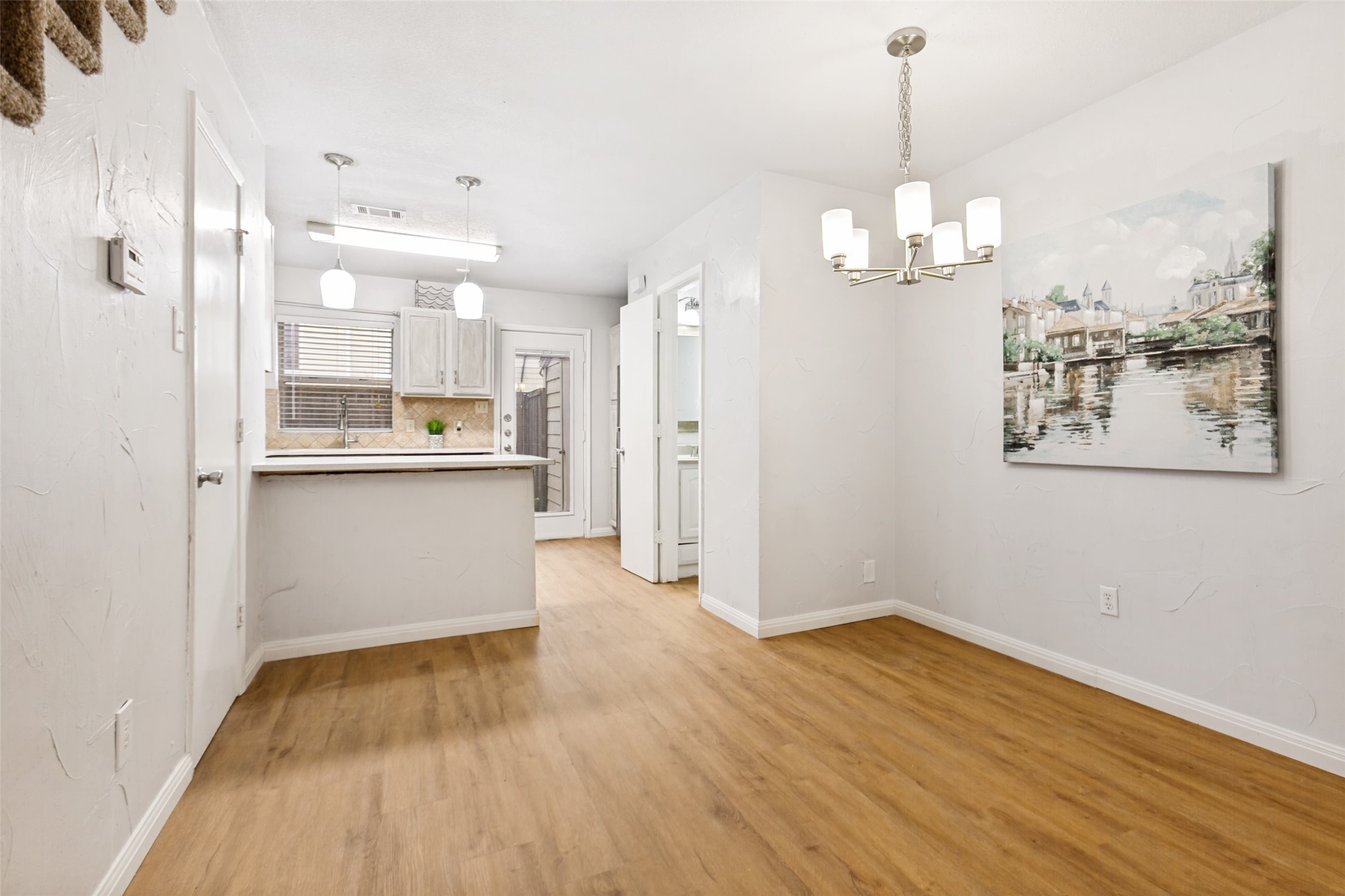617 Carriagehouse Lane Garland TX 75040