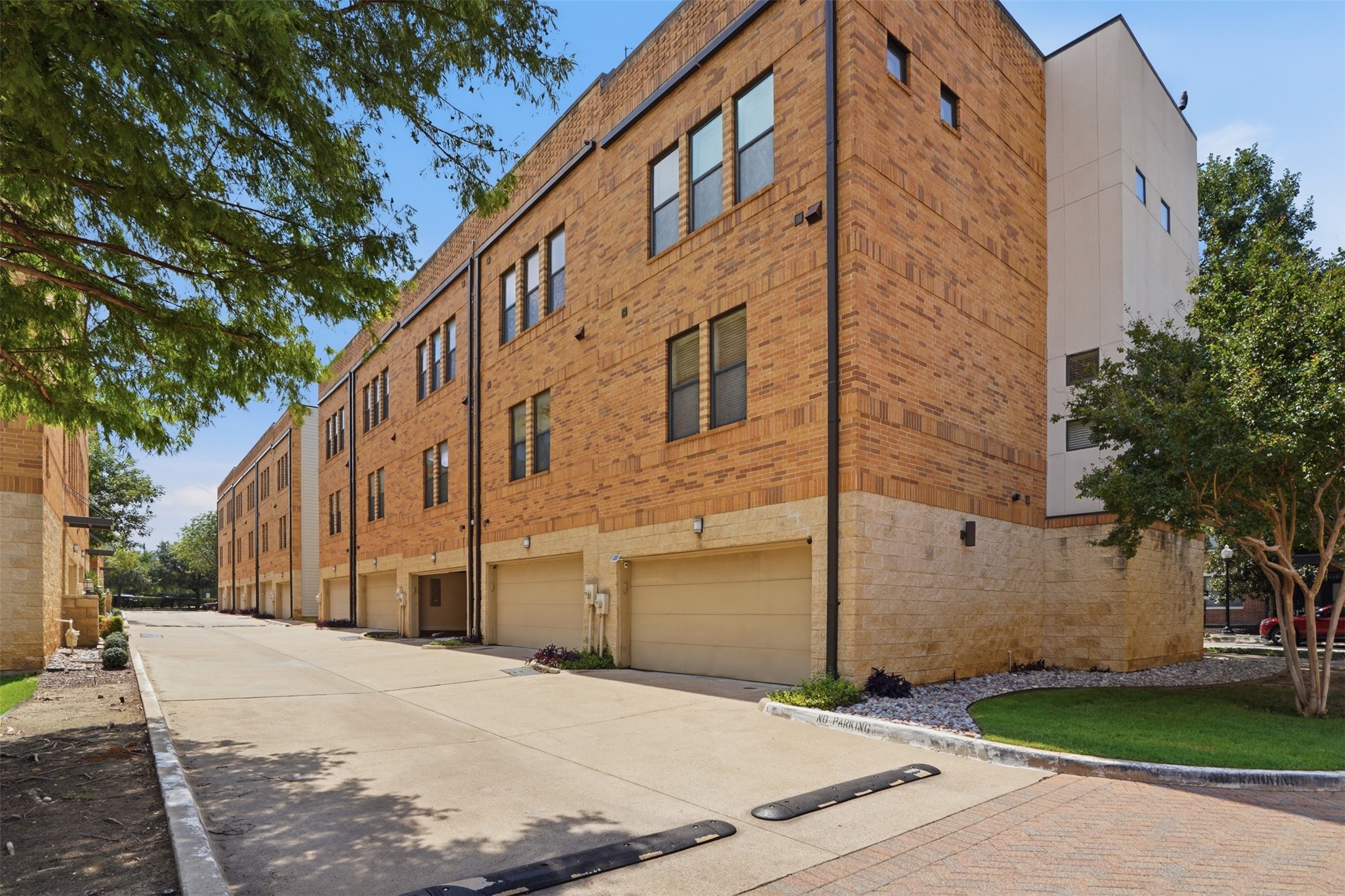644 E Bluff Street Fort Worth TX 76102