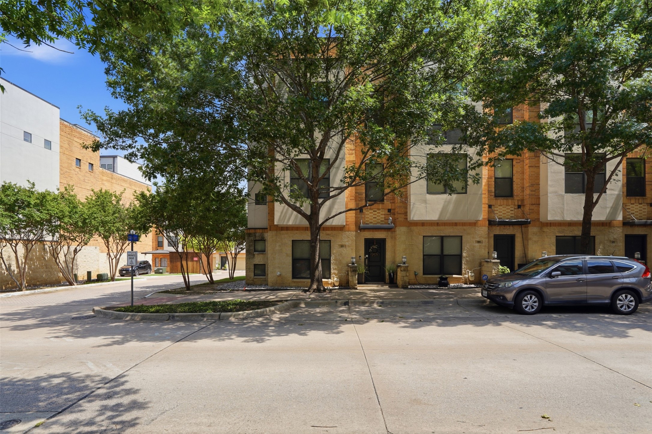 644 E Bluff Street Fort Worth TX 76102