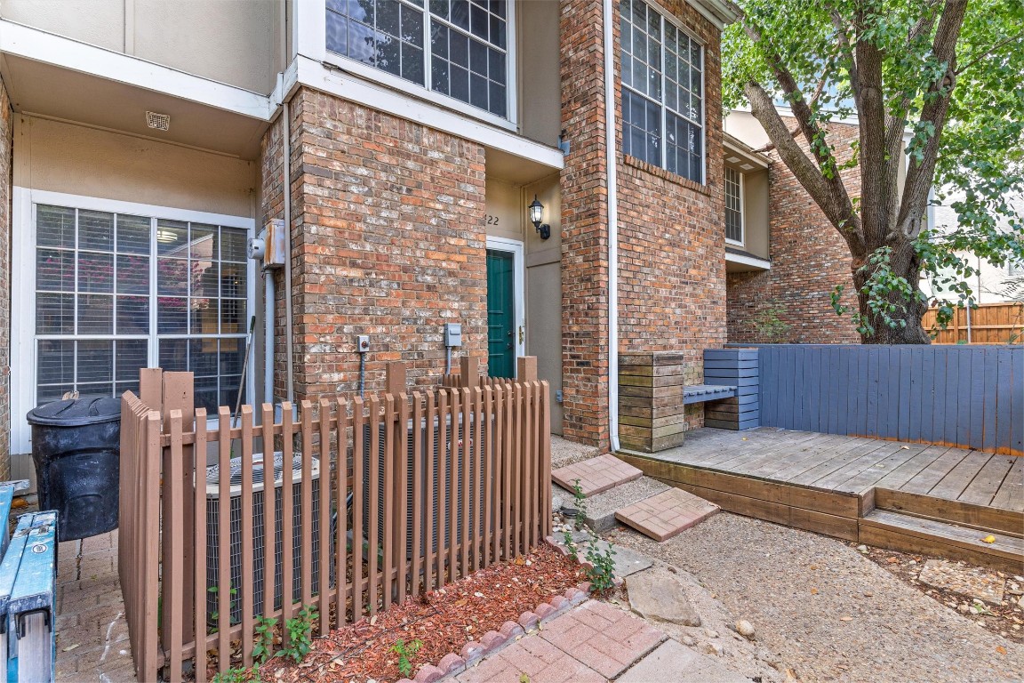 2422 Northlake Court Irving TX 75038