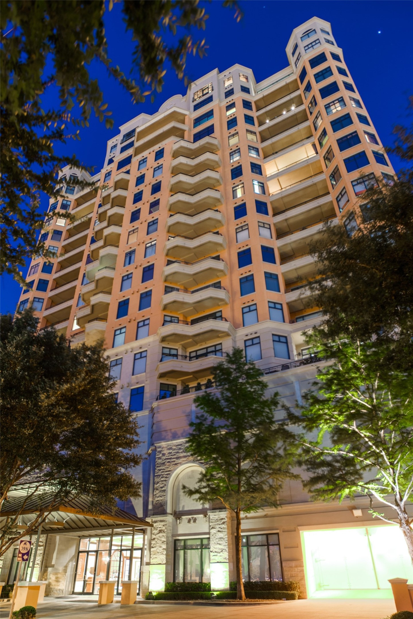 2828 Hood Street Dallas TX 75219