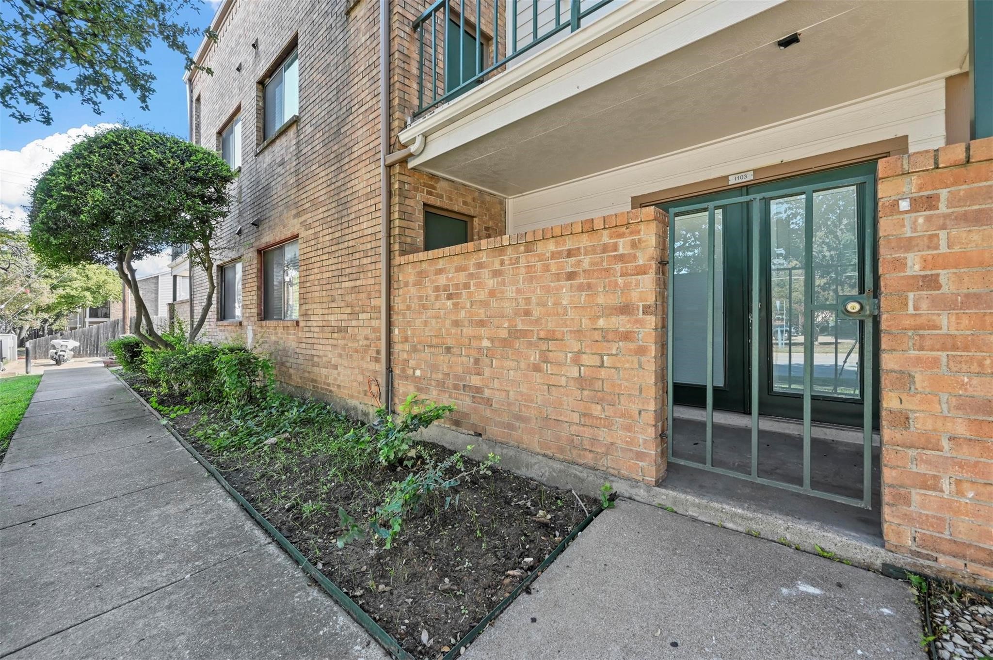 2314 Bamboo Drive Arlington TX 76006