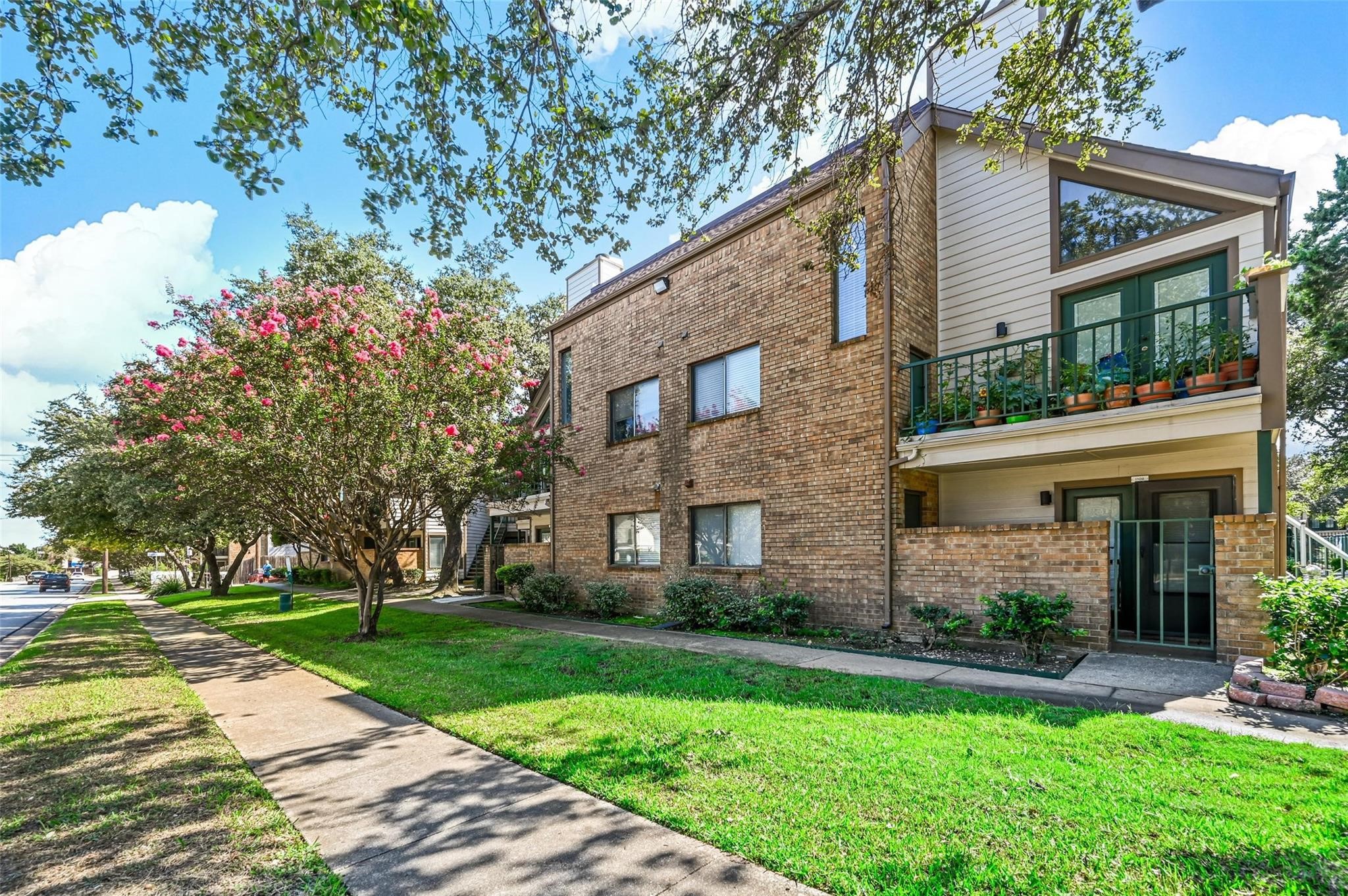 2314 Bamboo Drive Arlington TX 76006