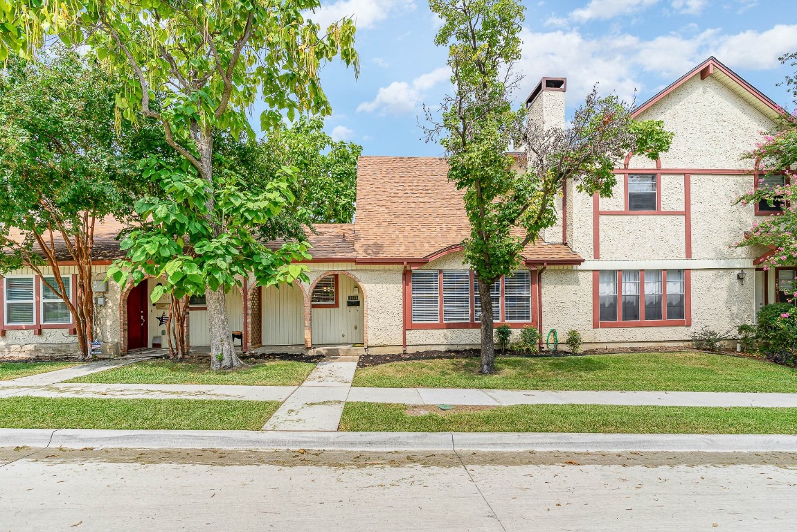 2047 Clubview Drive Carrollton TX 75006