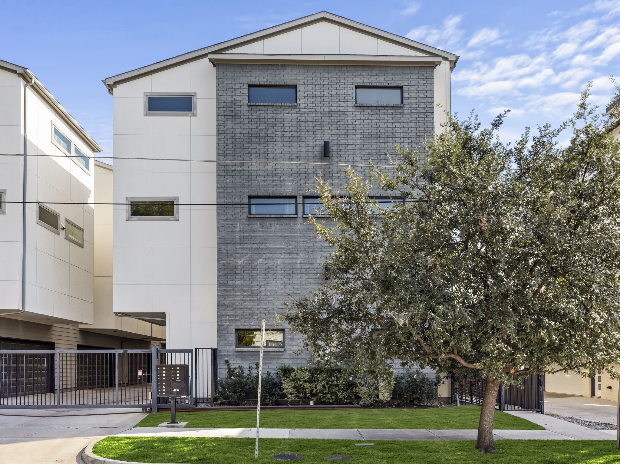 4222 Roseland Avenue Dallas TX 75204