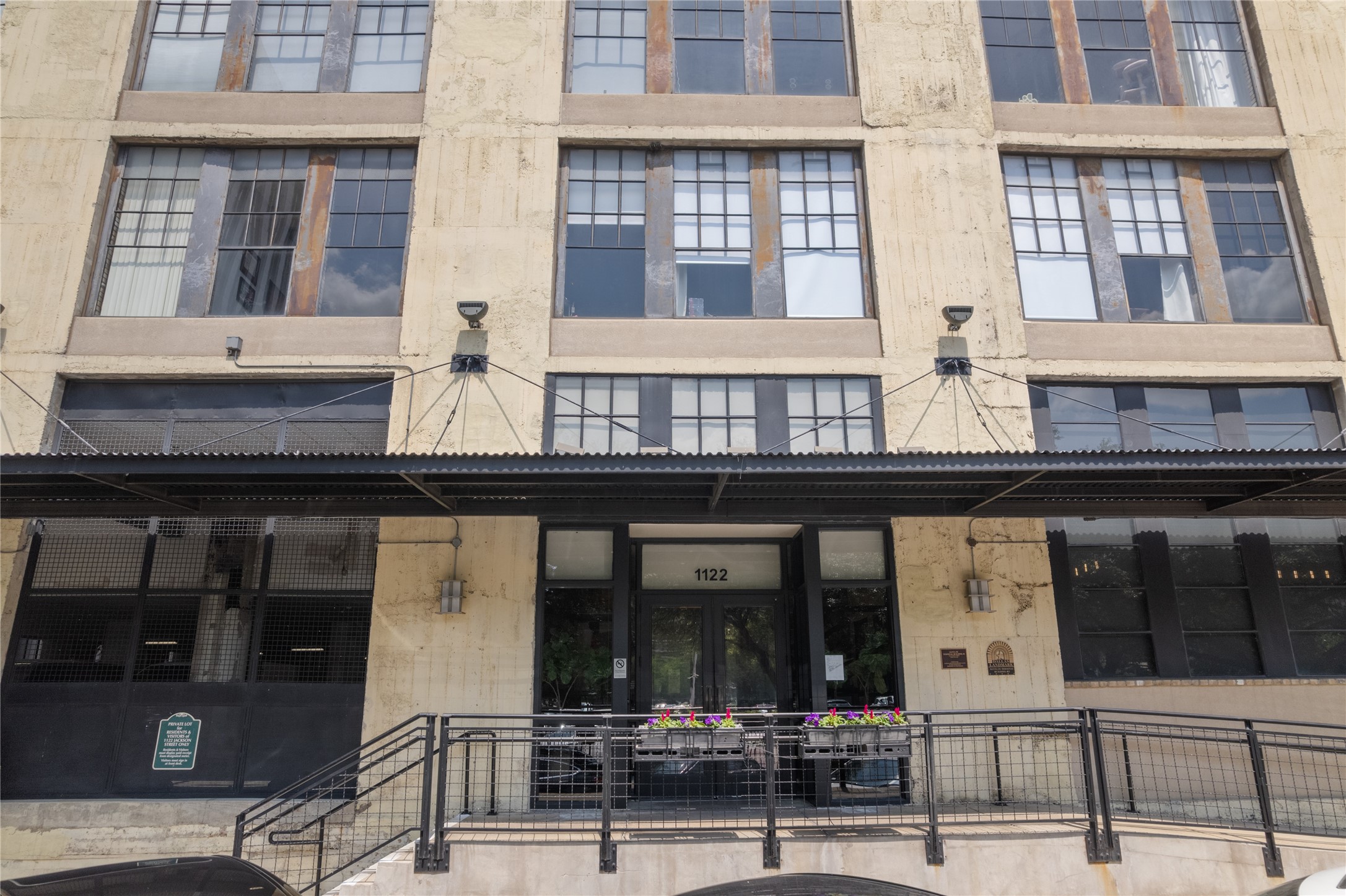 1122 Jackson Street Dallas TX 75202