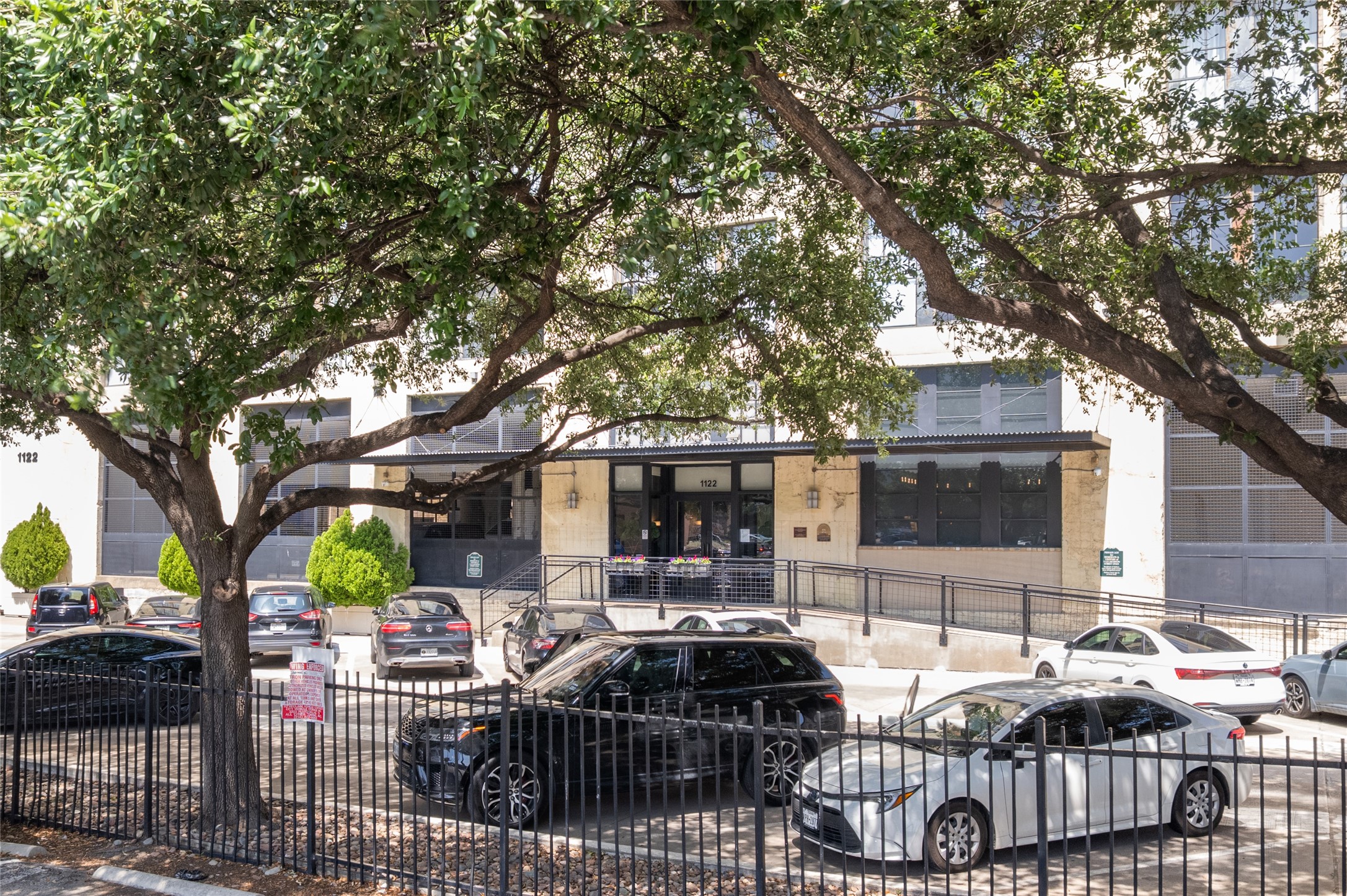 1122 Jackson Street Dallas TX 75202
