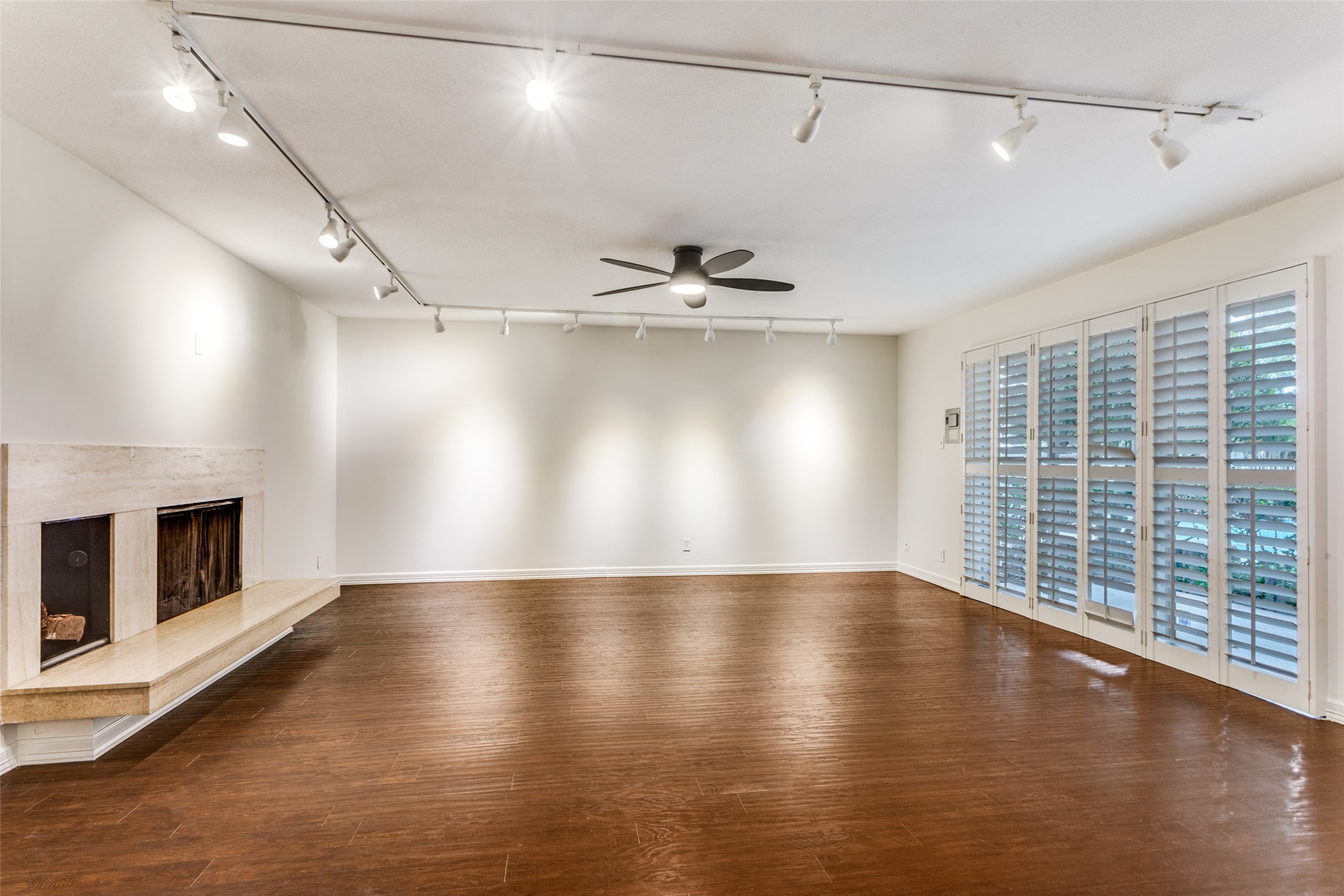 2301 Ridgmar Plaza Fort Worth TX 76116
