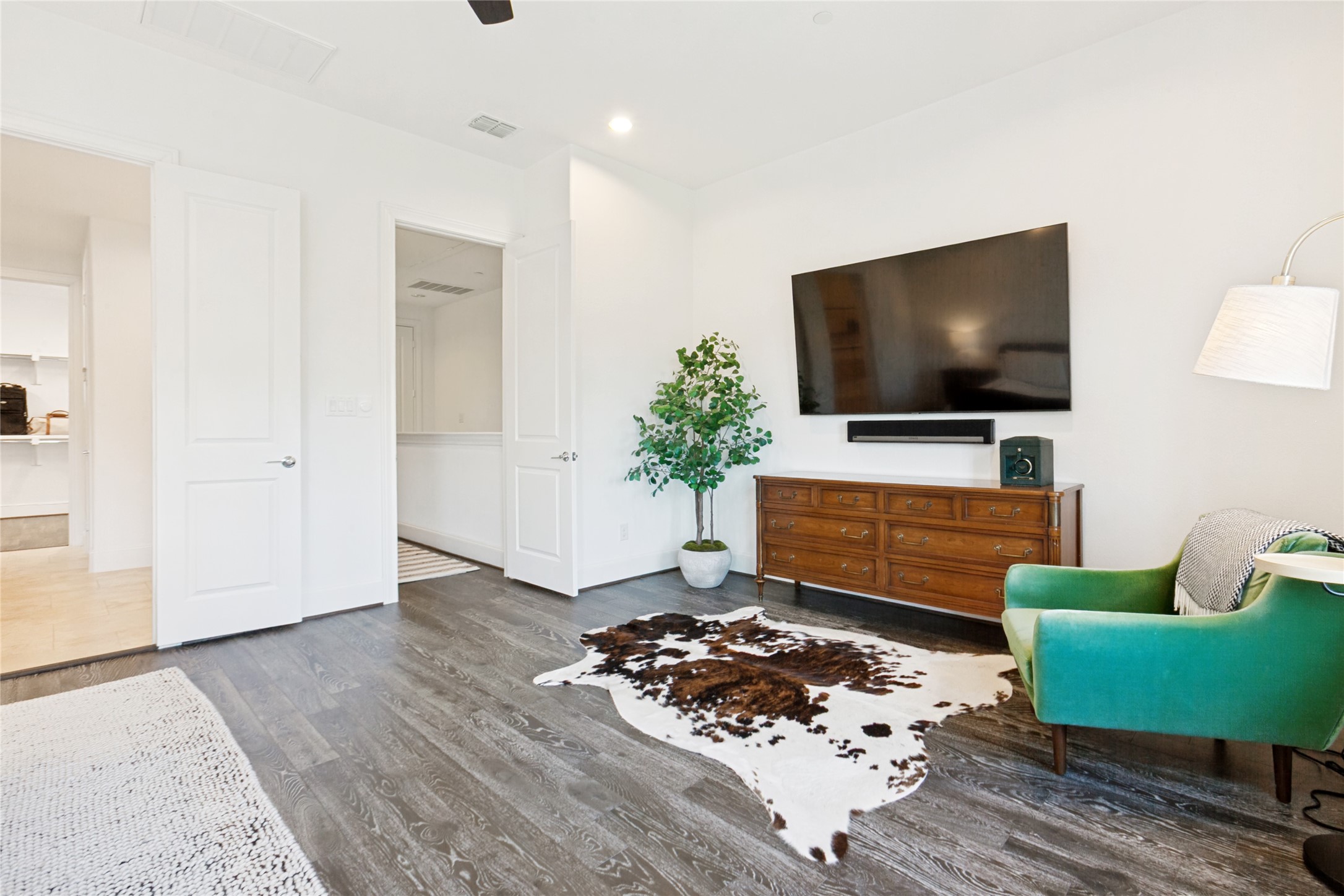 7333 Valley View Lane Dallas TX 75240