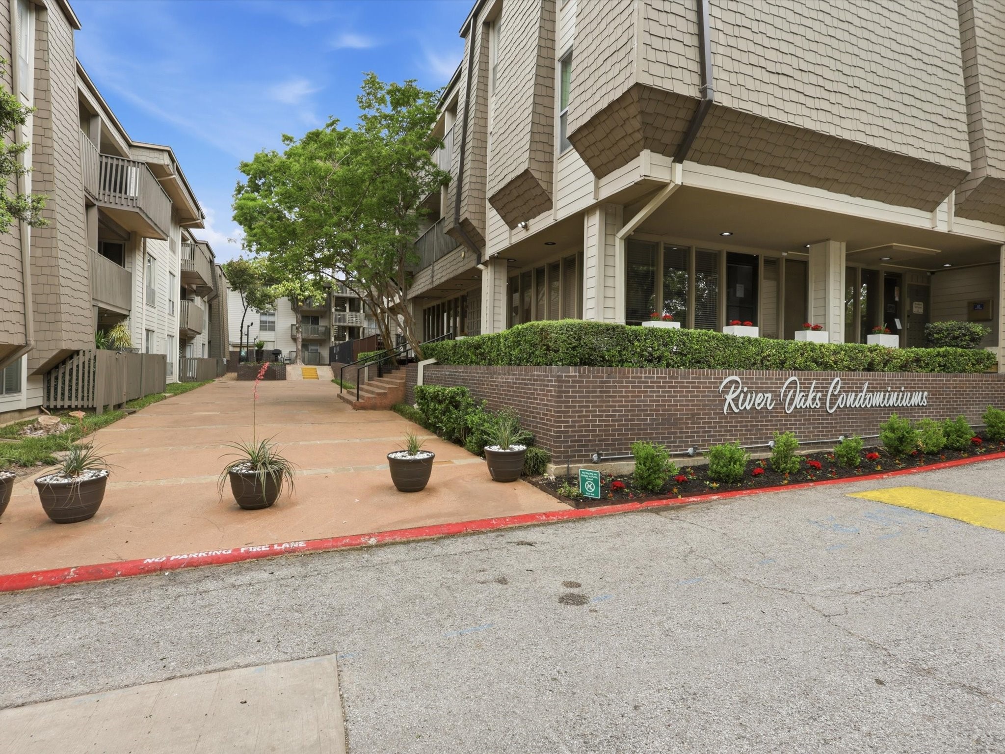 4851 Cedar Springs Road Dallas TX 75219
