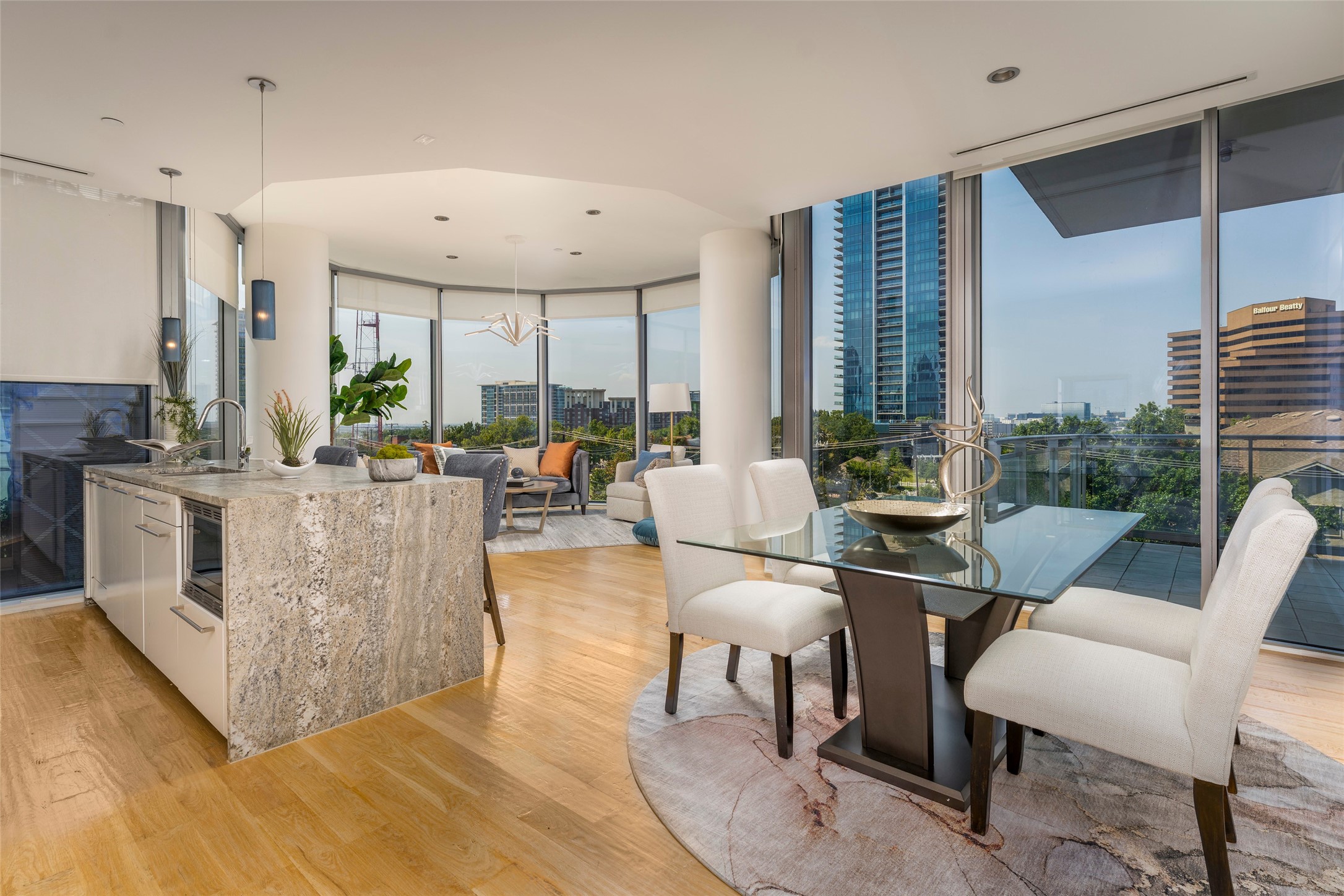 2900 Mckinnon Street Dallas TX 75201