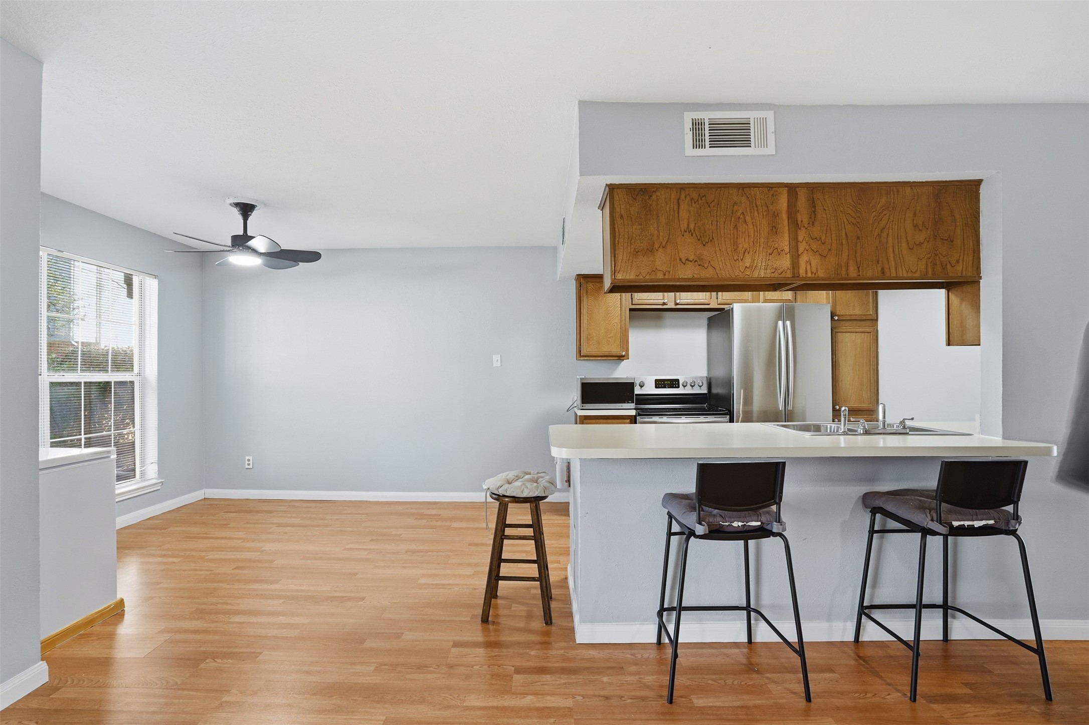 2535 Wedglea Drive Dallas TX 75211