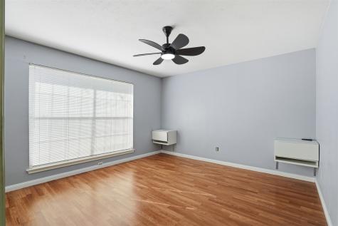 2535 Wedglea Drive Dallas TX 75211