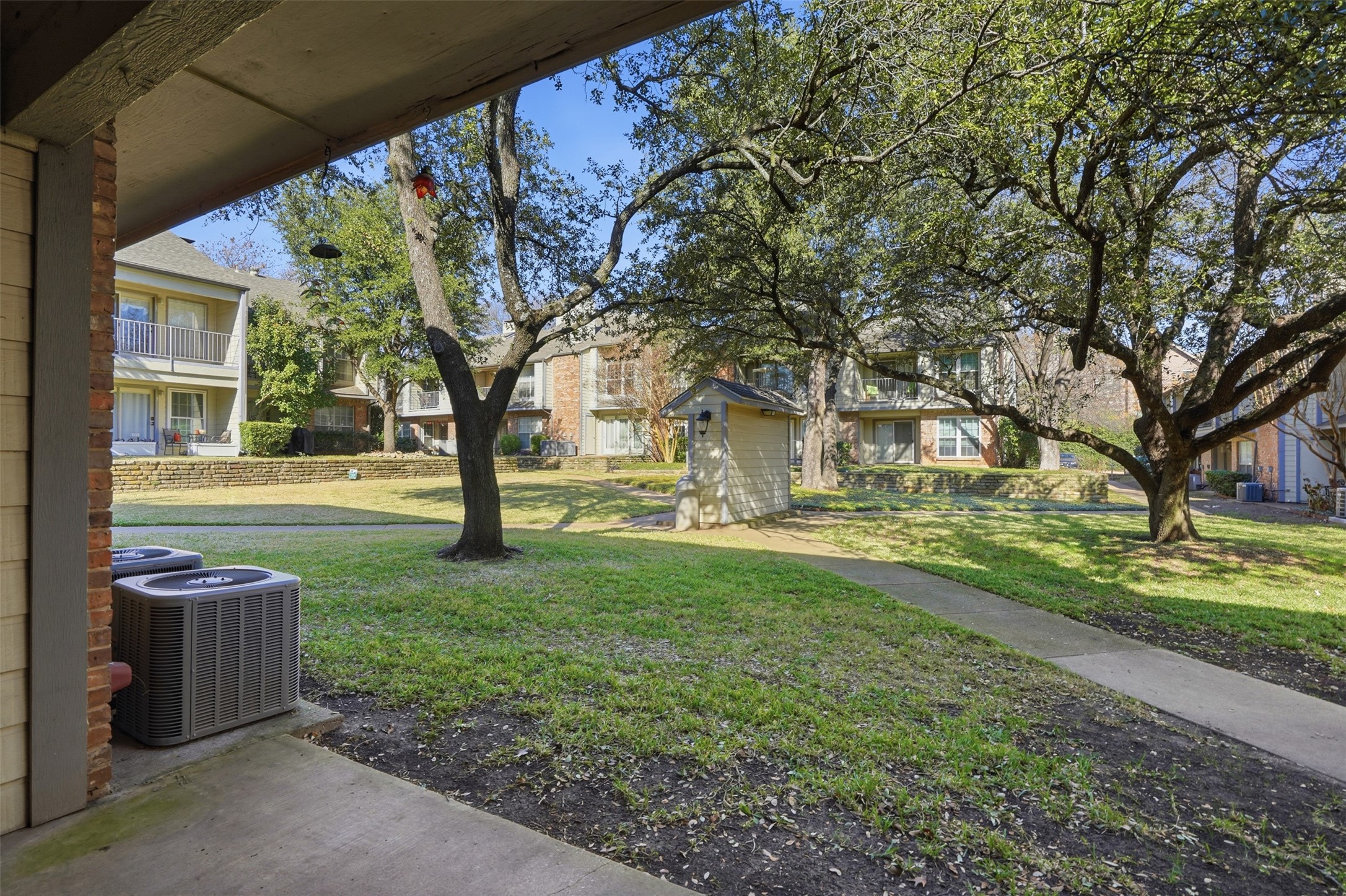 2535 Wedglea Drive Dallas TX 75211