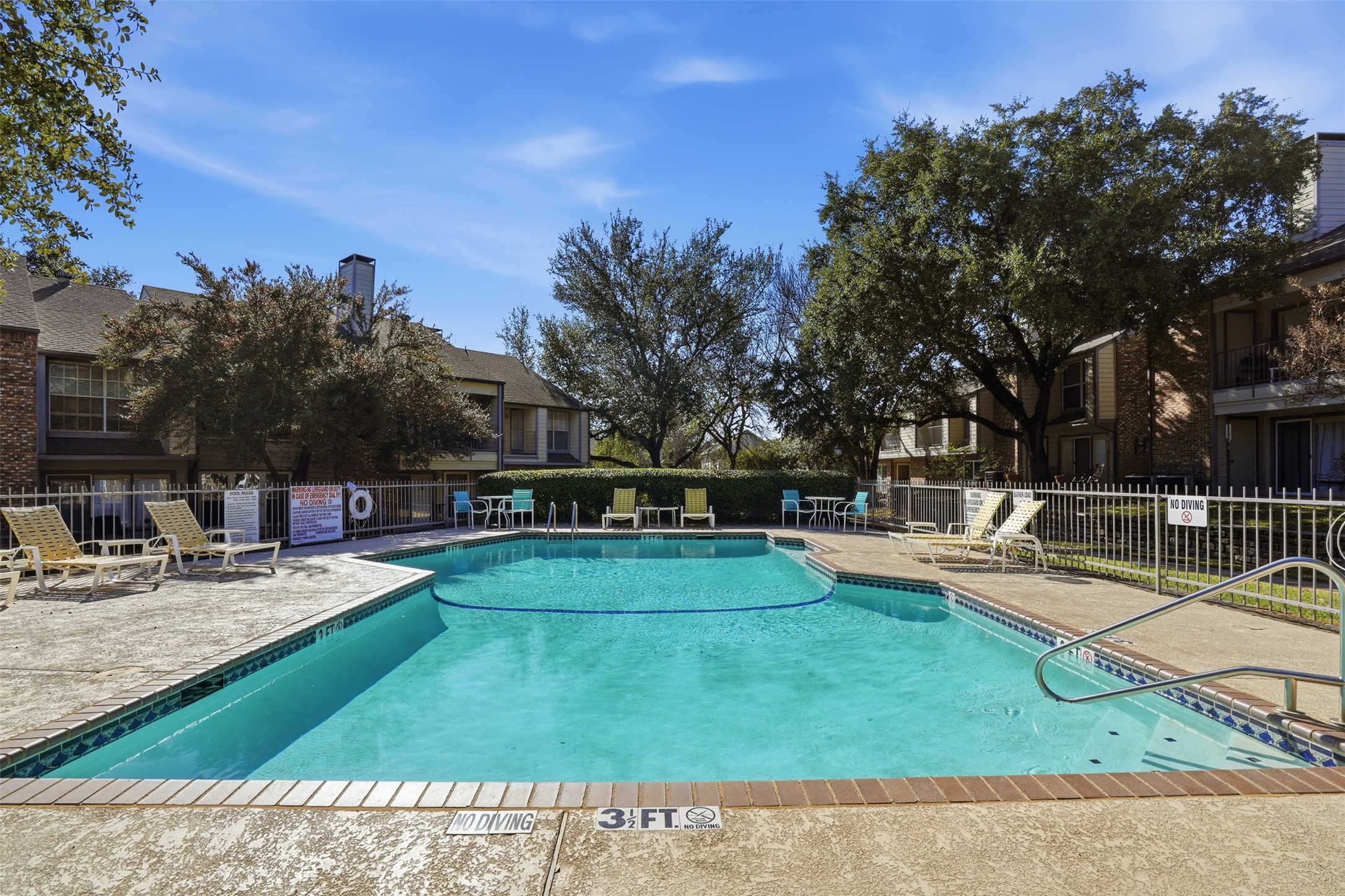 2535 Wedglea Drive Dallas TX 75211