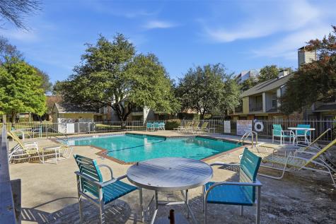 2535 Wedglea Drive Dallas TX 75211