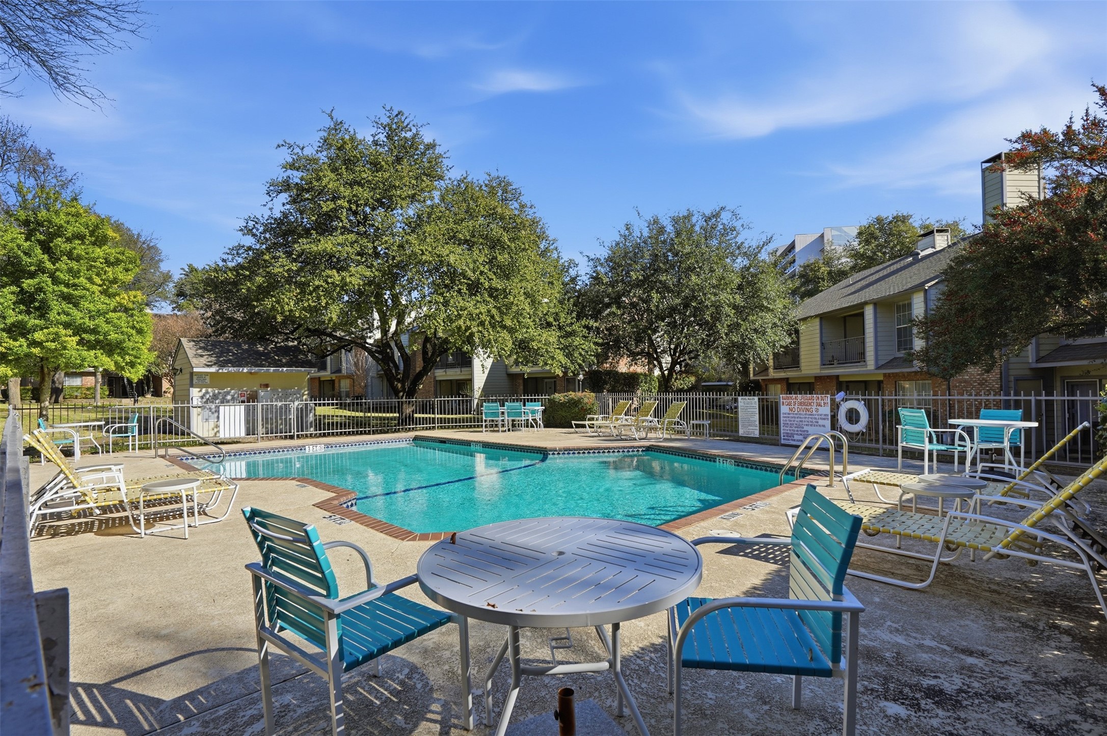 2535 Wedglea Drive Dallas TX 75211