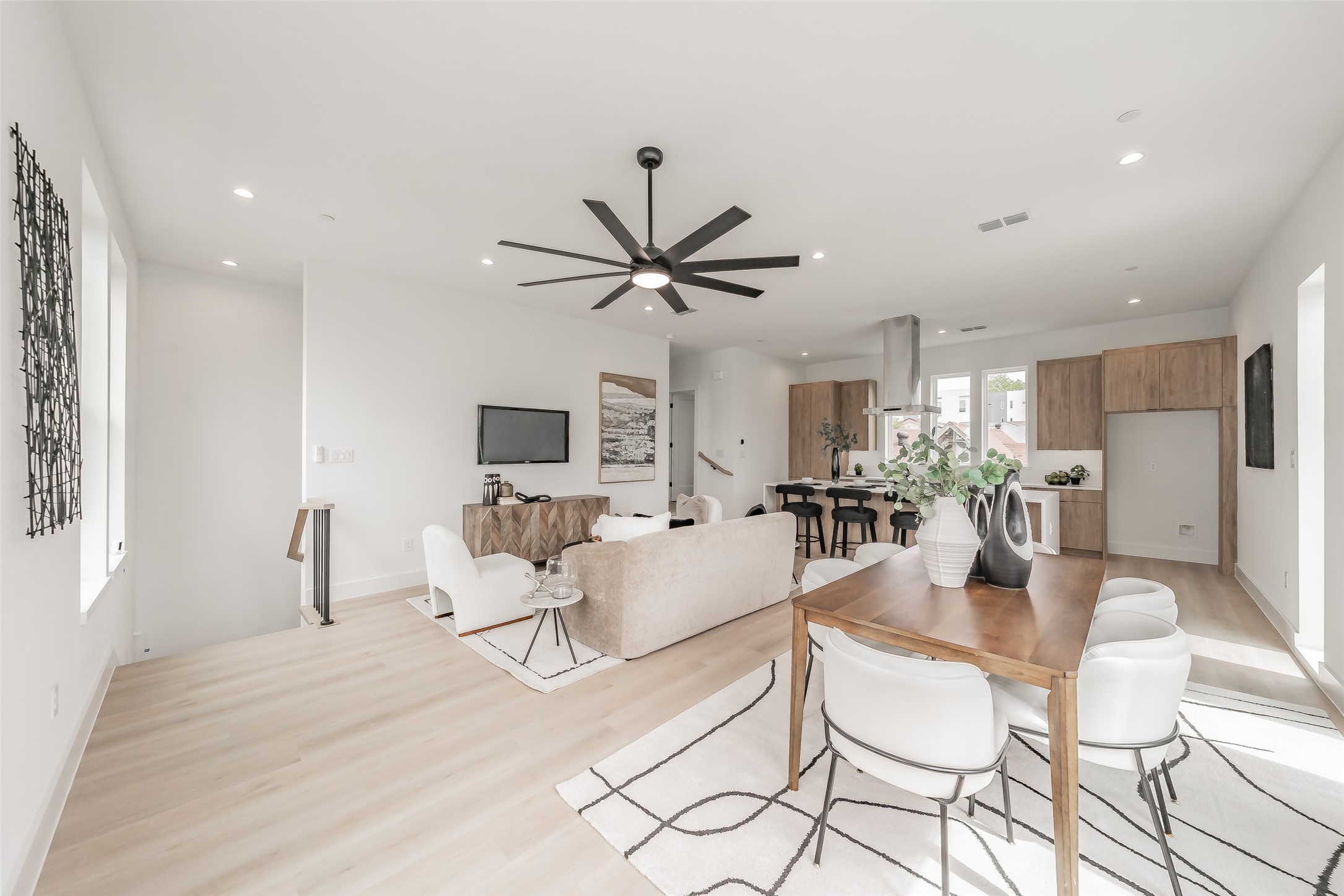 2523 Hondo Avenue Dallas TX 75219