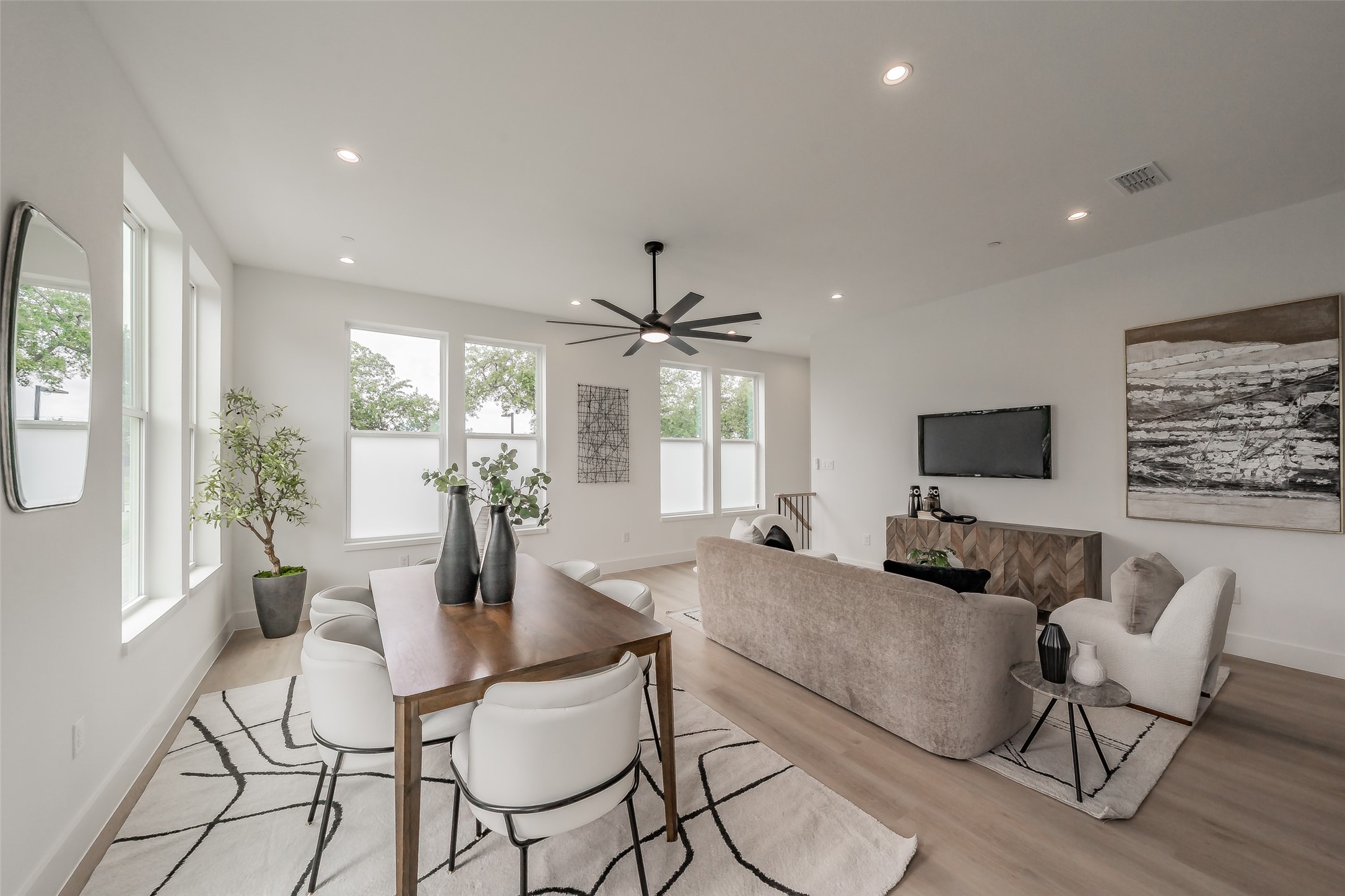 2523 Hondo Avenue Dallas TX 75219