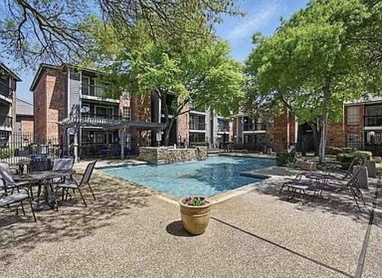 18333 Roehampton Drive Dallas TX 75252