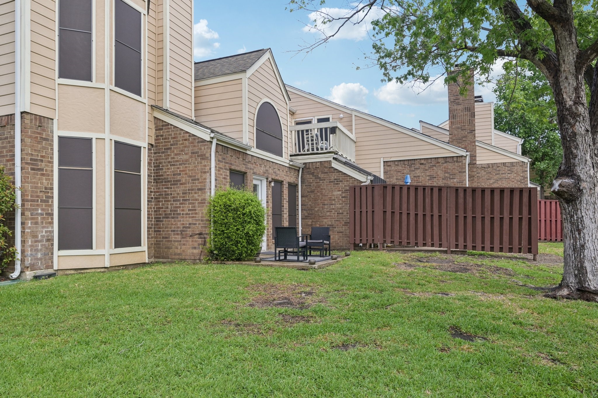 209 Cimarron Trail Irving TX 75063