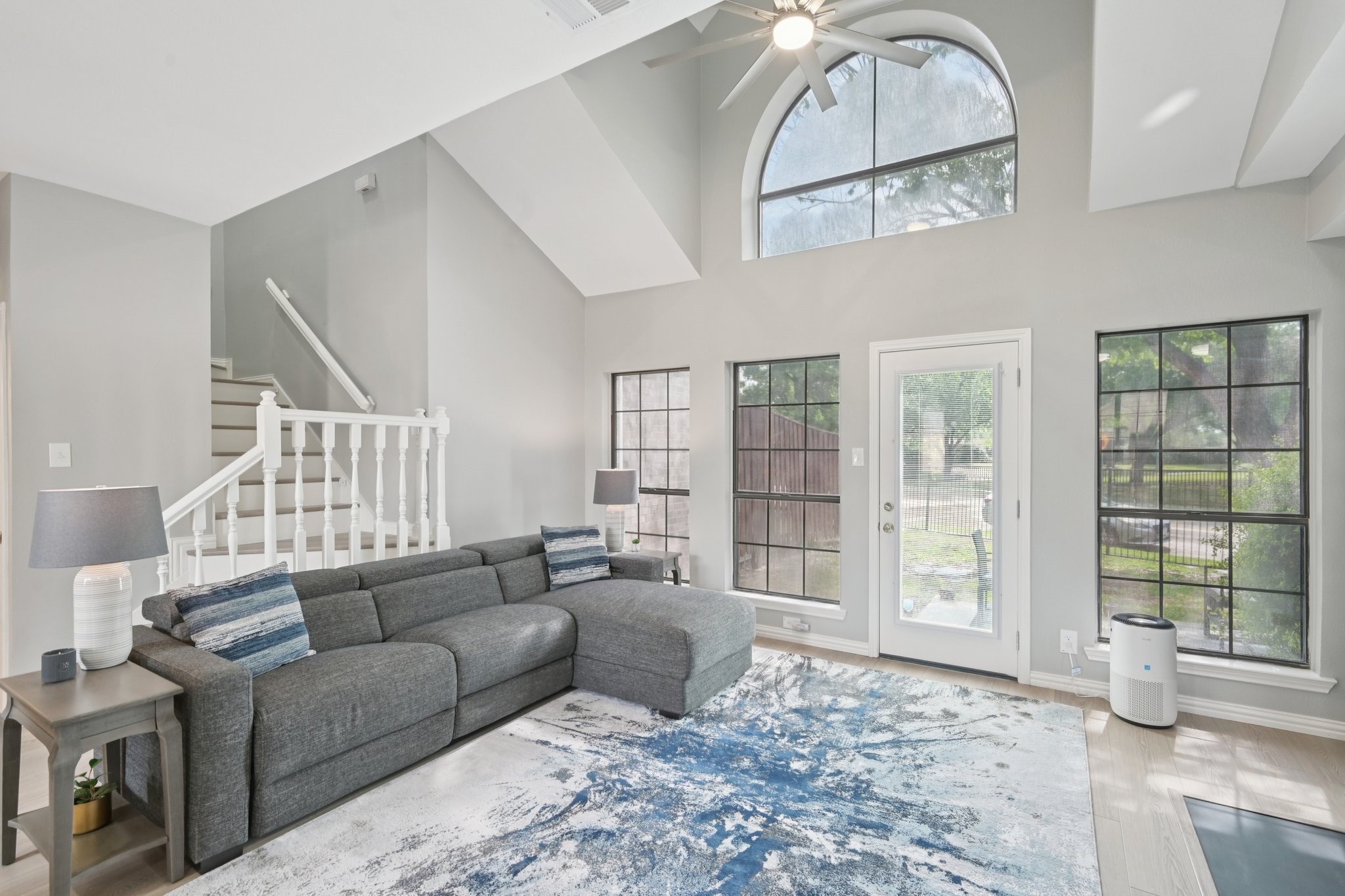209 Cimarron Trail Irving TX 75063