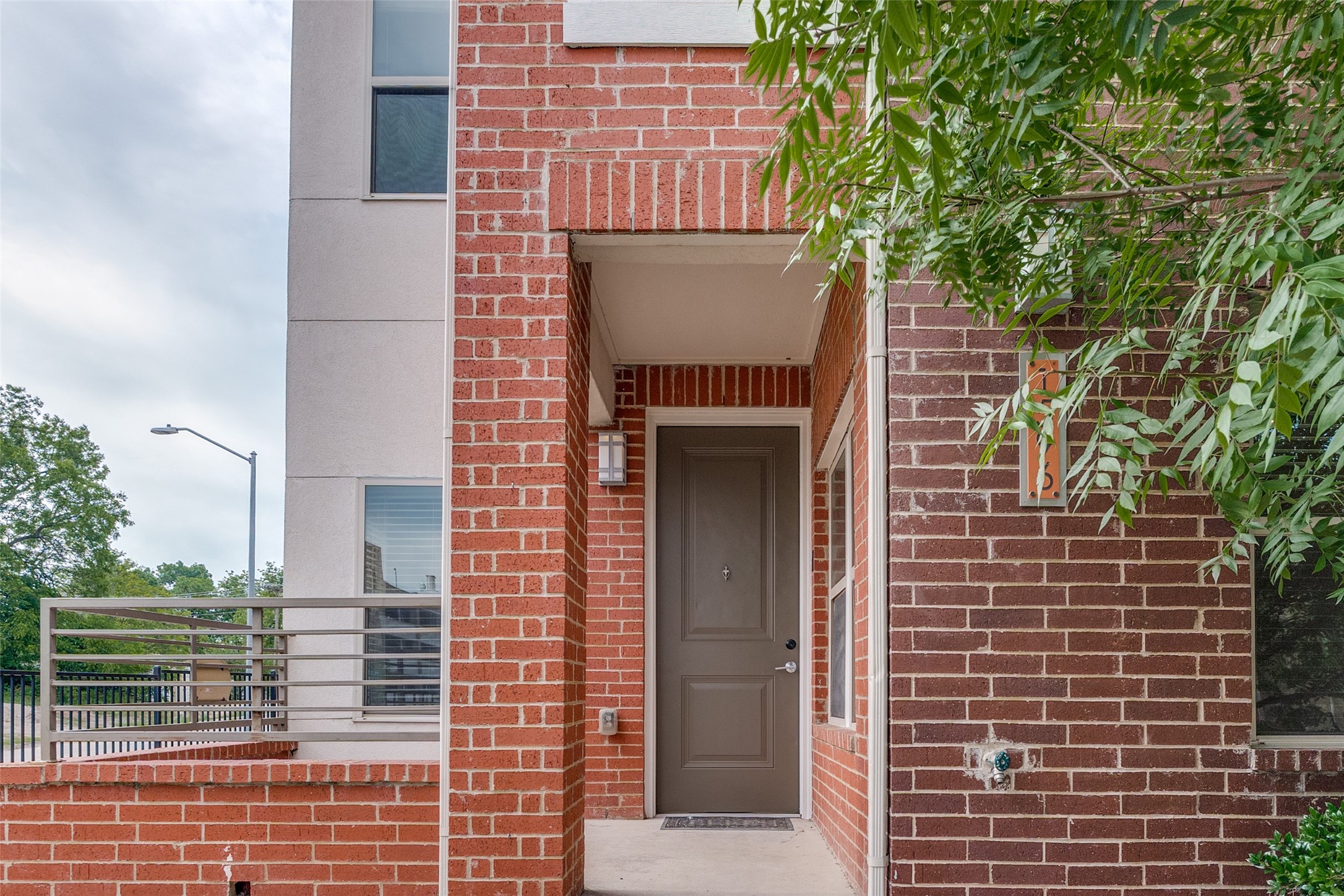 1596 Fiji Street Dallas TX 75203