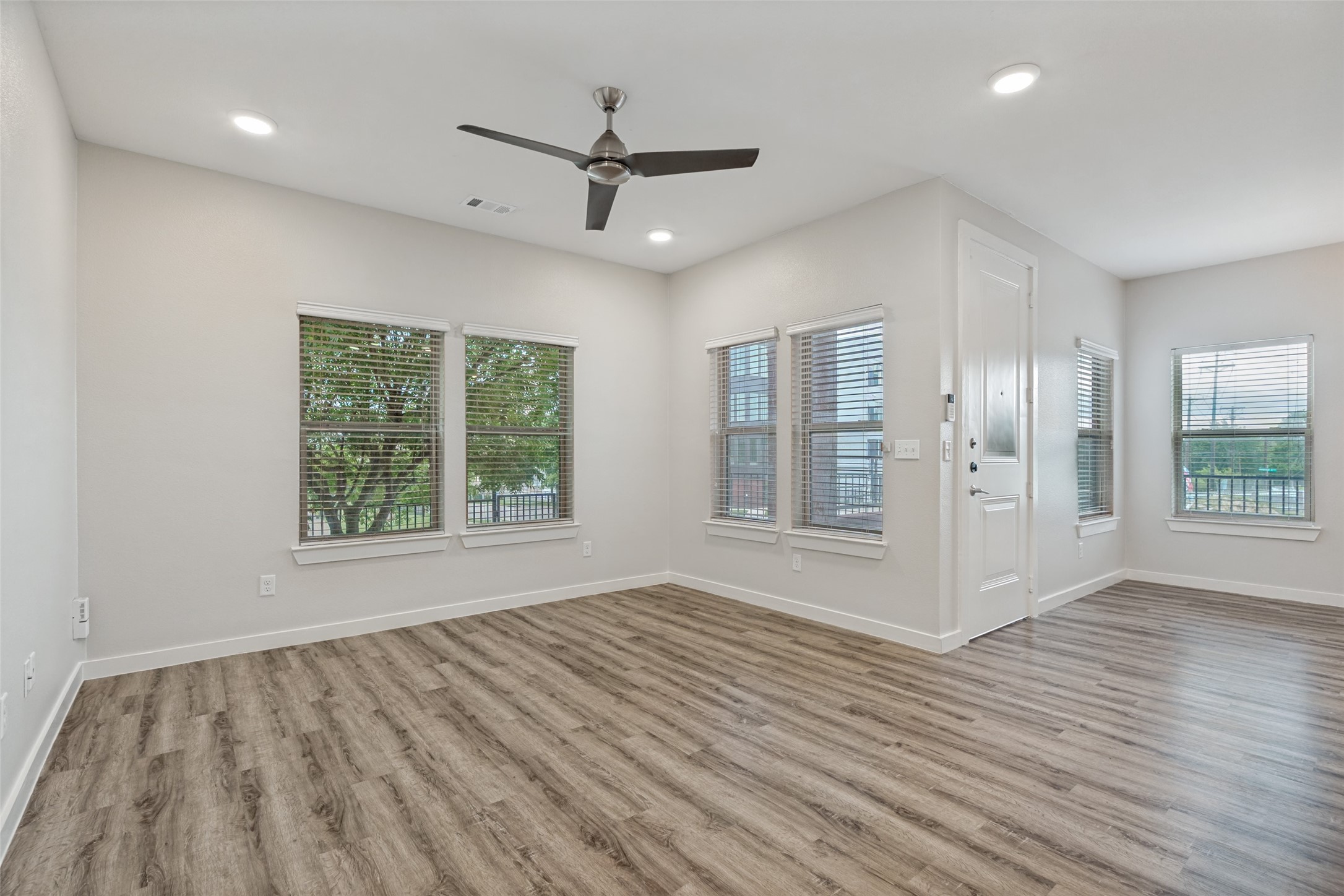 1596 Fiji Street Dallas TX 75203