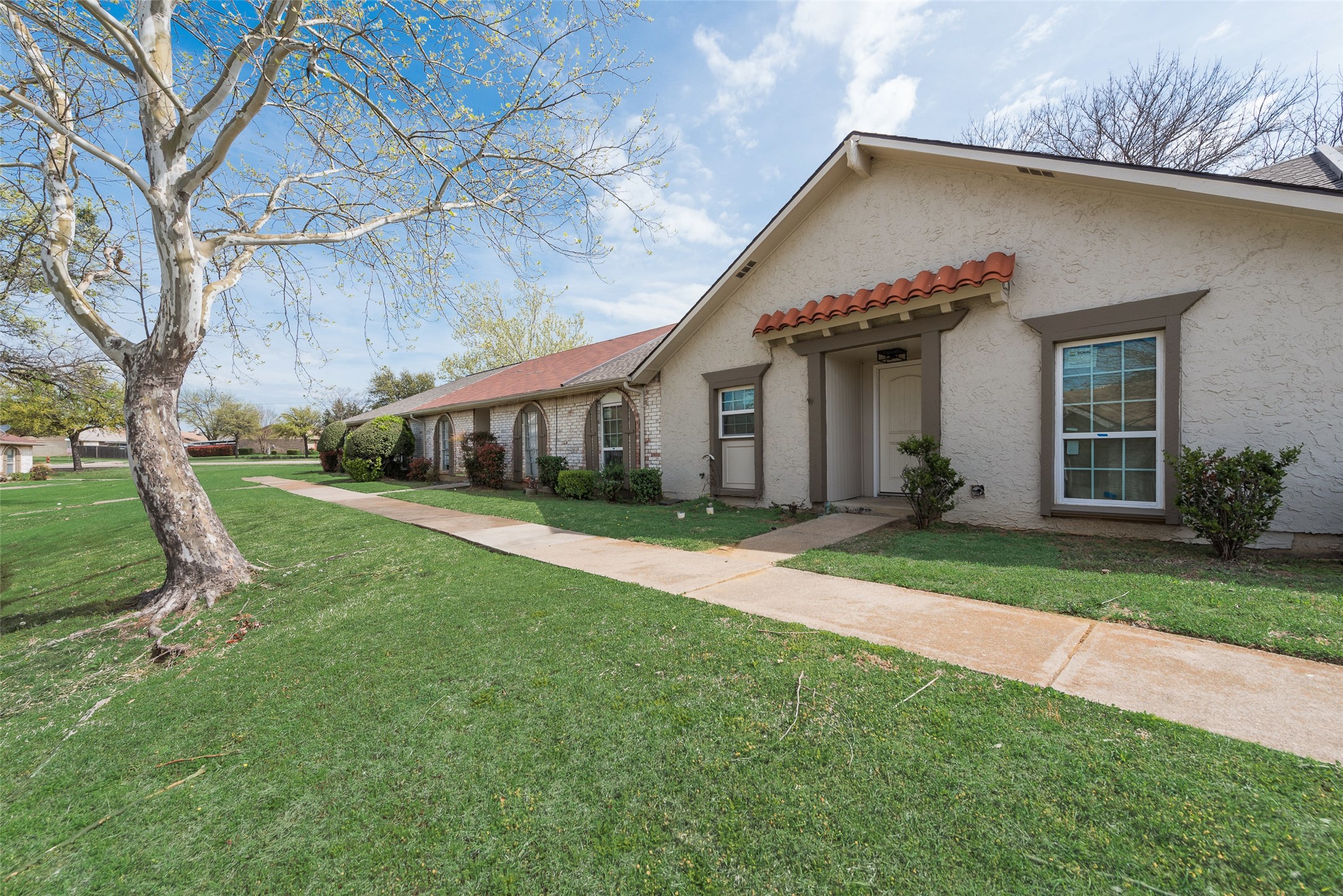 20 W Mountain Lane Grand Prairie TX 75052