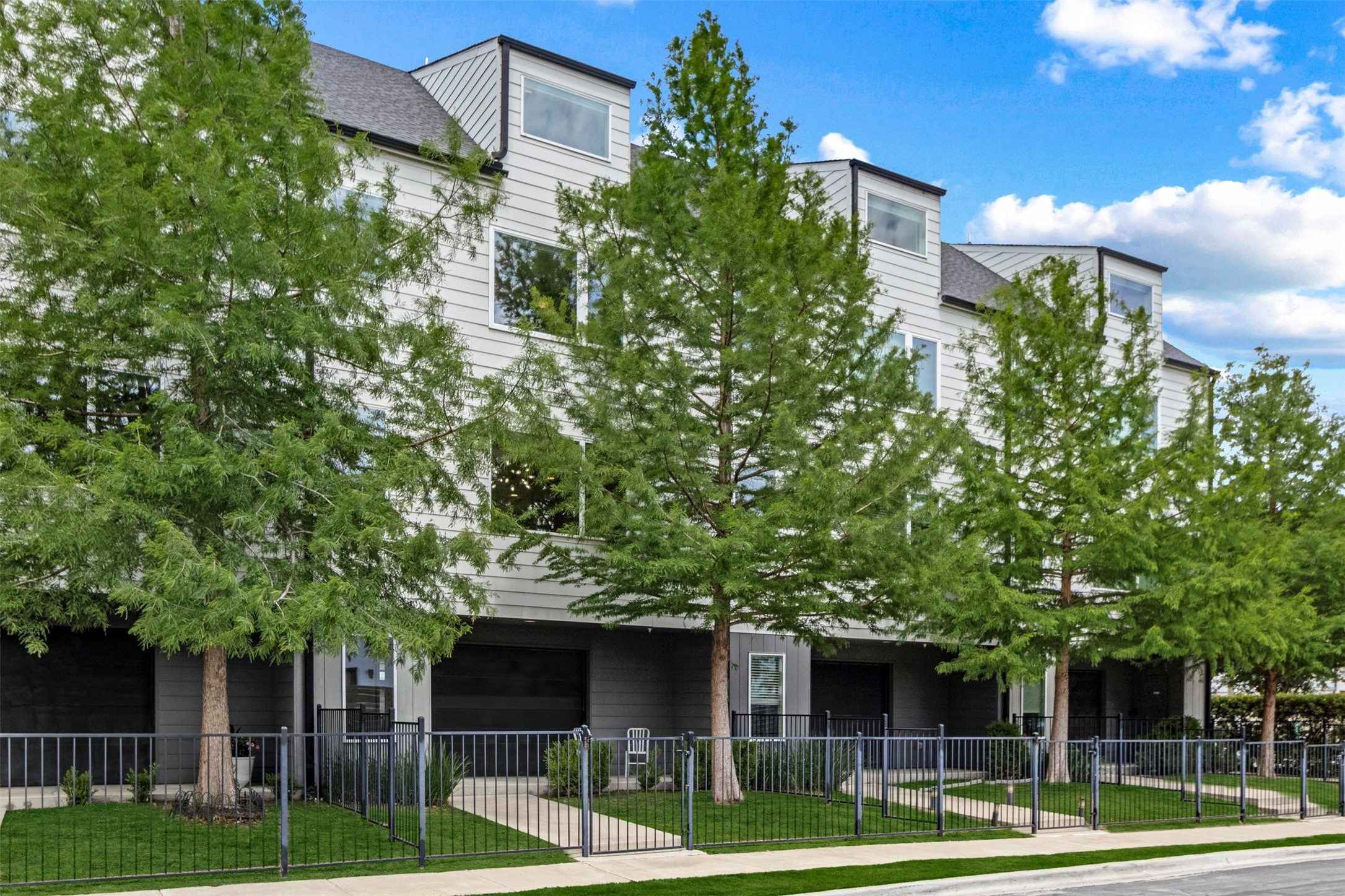 1430 Grigsby Avenue Dallas TX 75204
