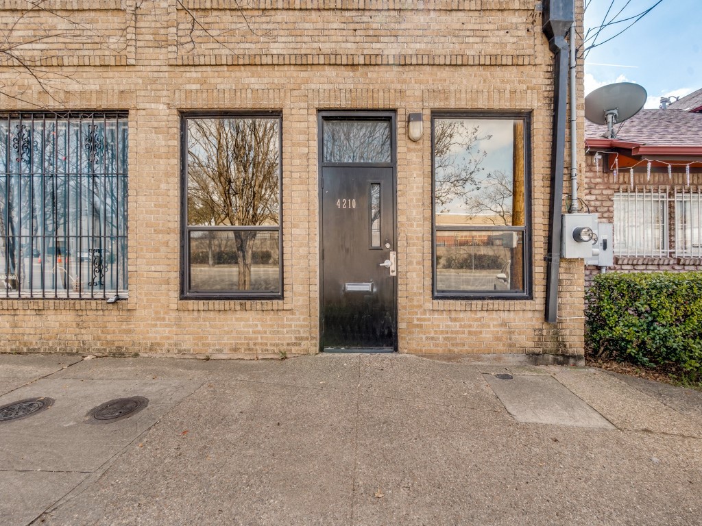 4210 Main Street Dallas TX 75226