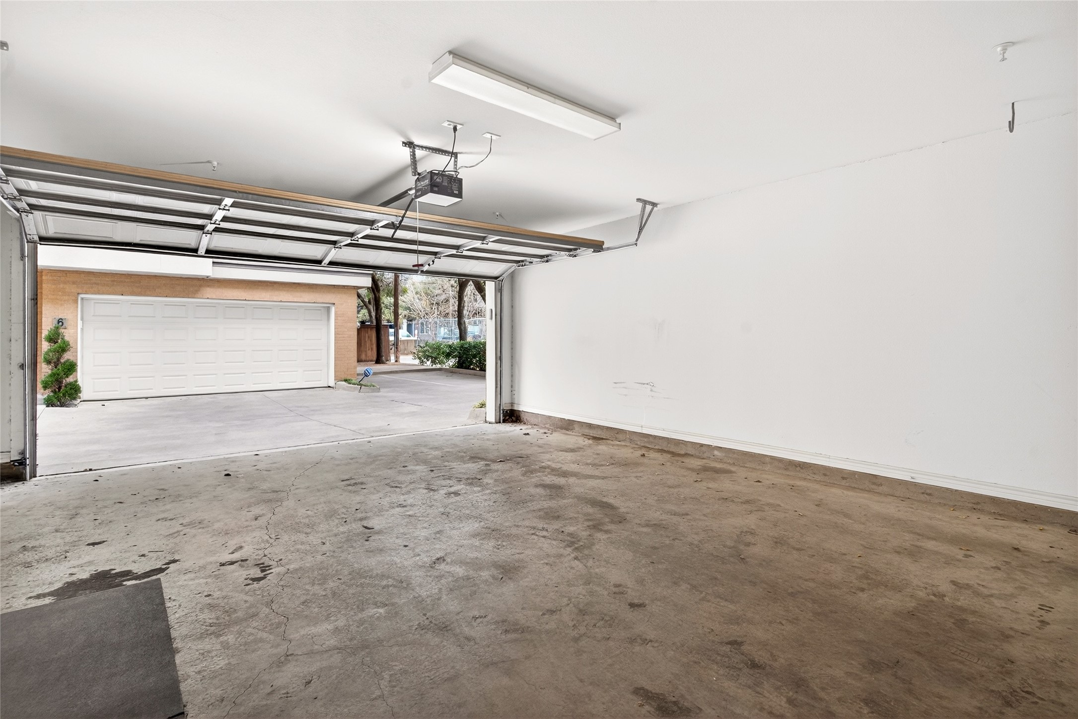 4050 Mckinney Avenue Dallas TX 75204