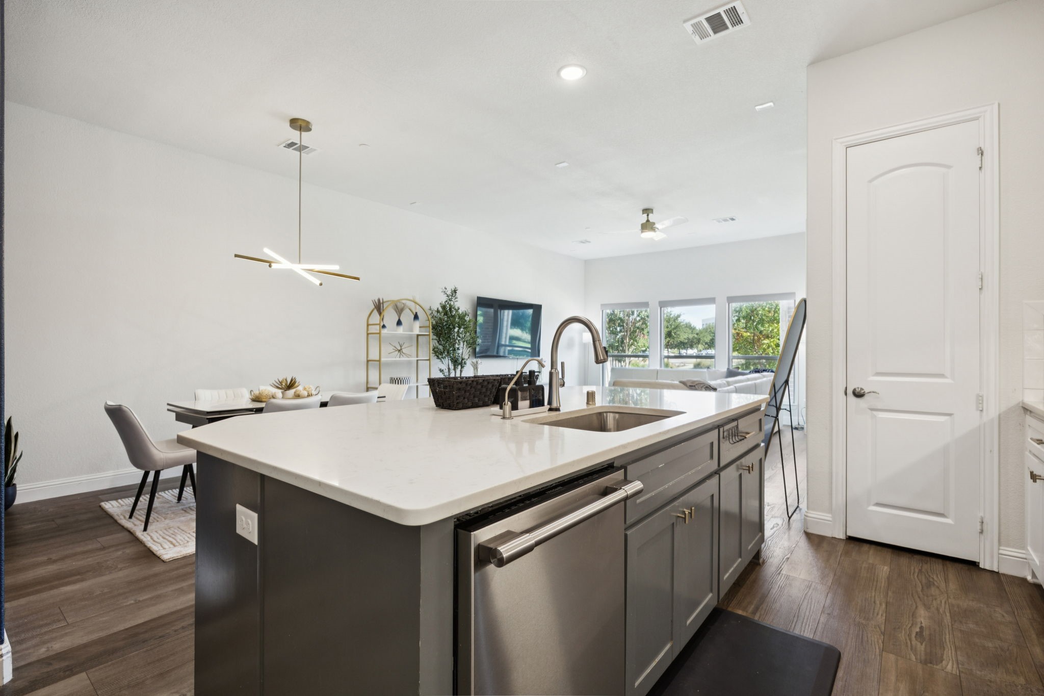 1885 Wittington Place Farmers Branch TX 75234
