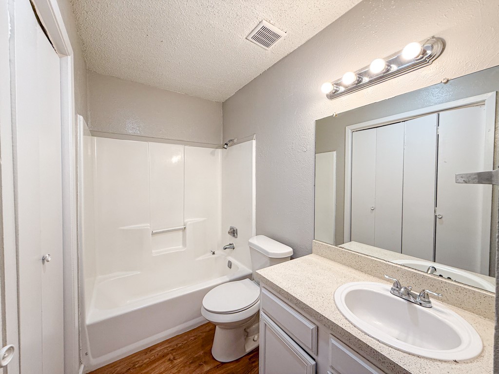 9696 Walnut Street Dallas TX 75243