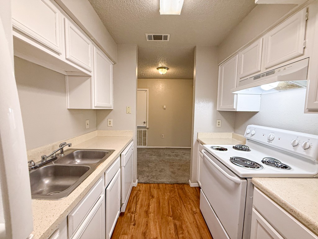 9696 Walnut Street Dallas TX 75243