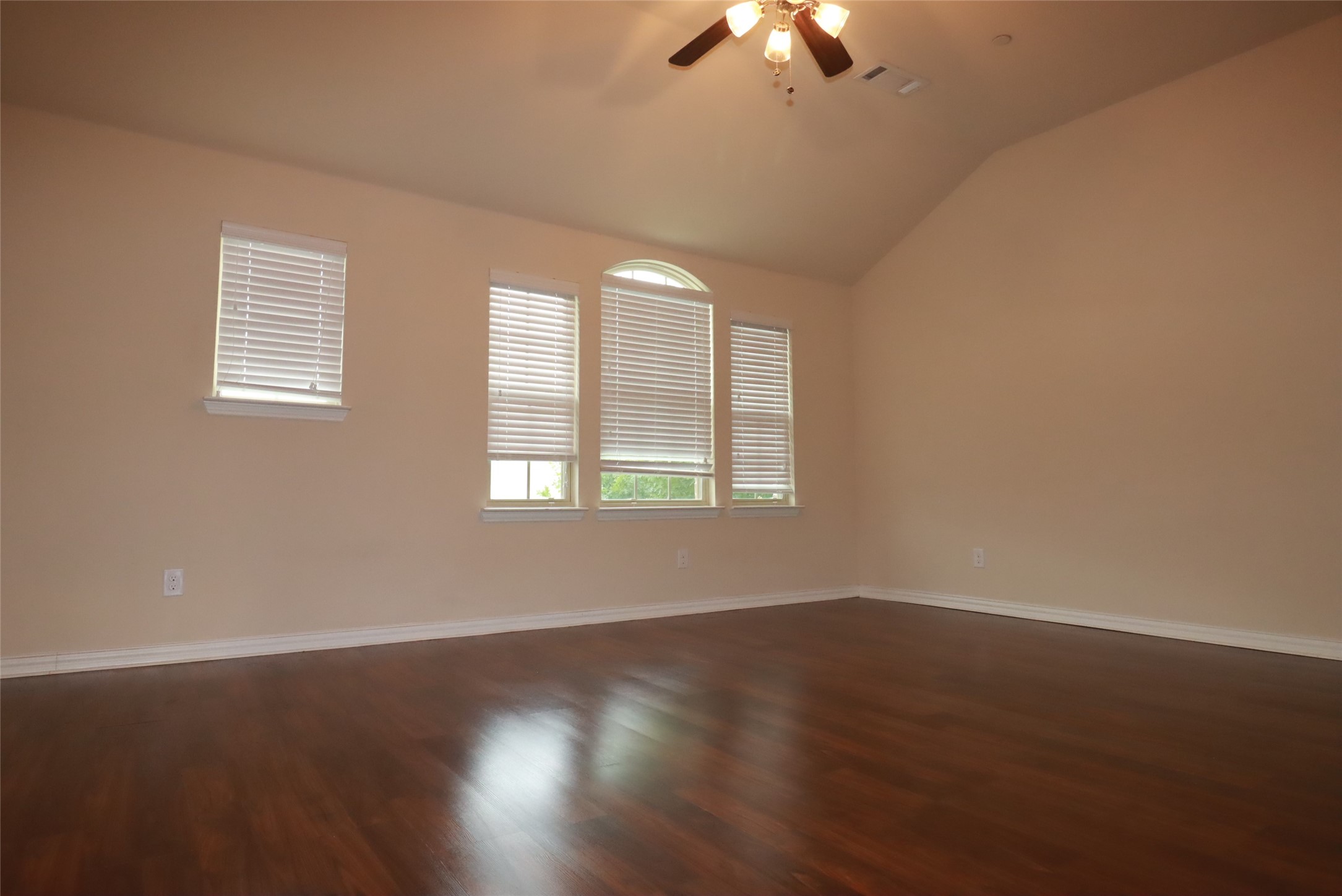 913 Shelby Lane Lewisville TX 75056