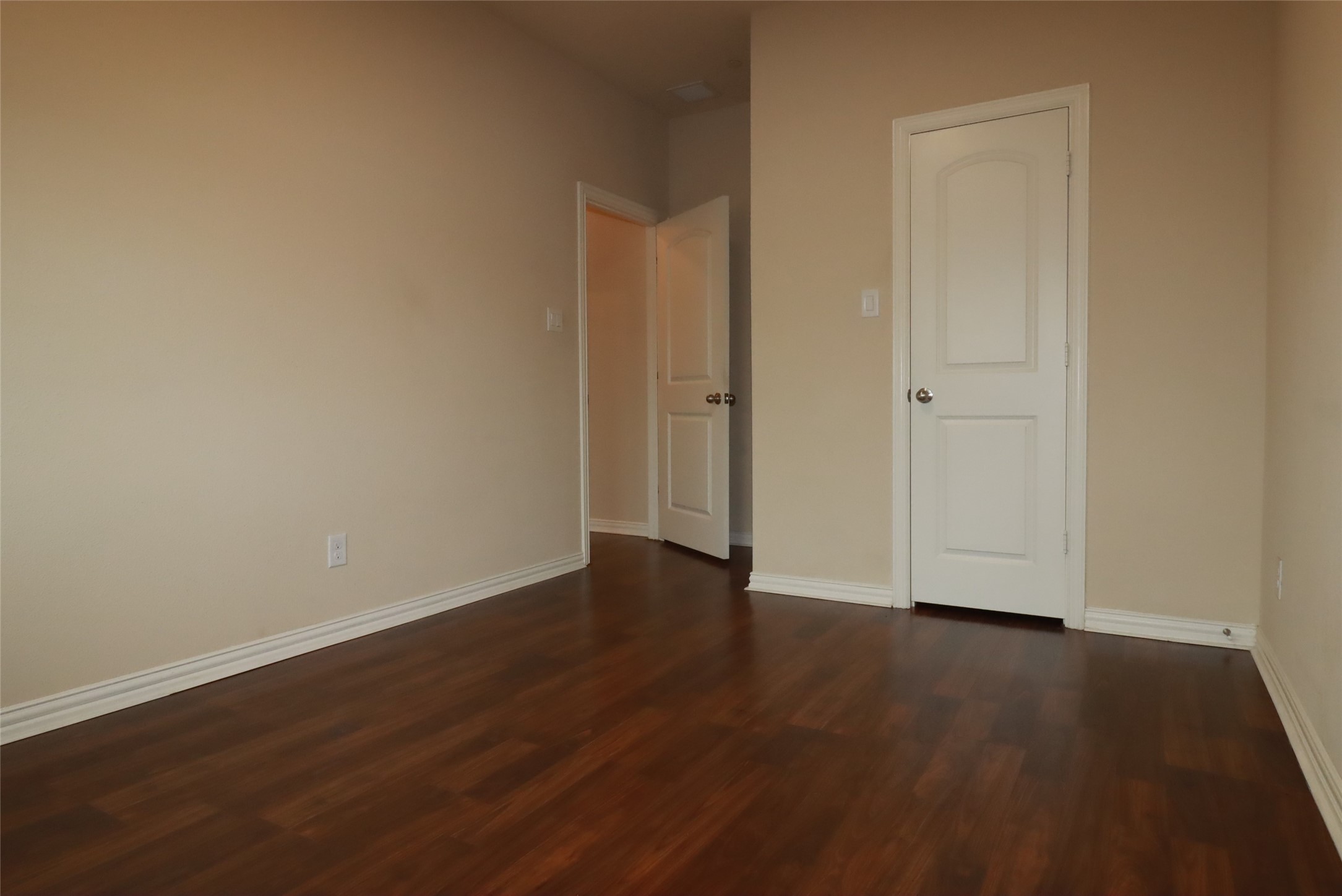 913 Shelby Lane Lewisville TX 75056