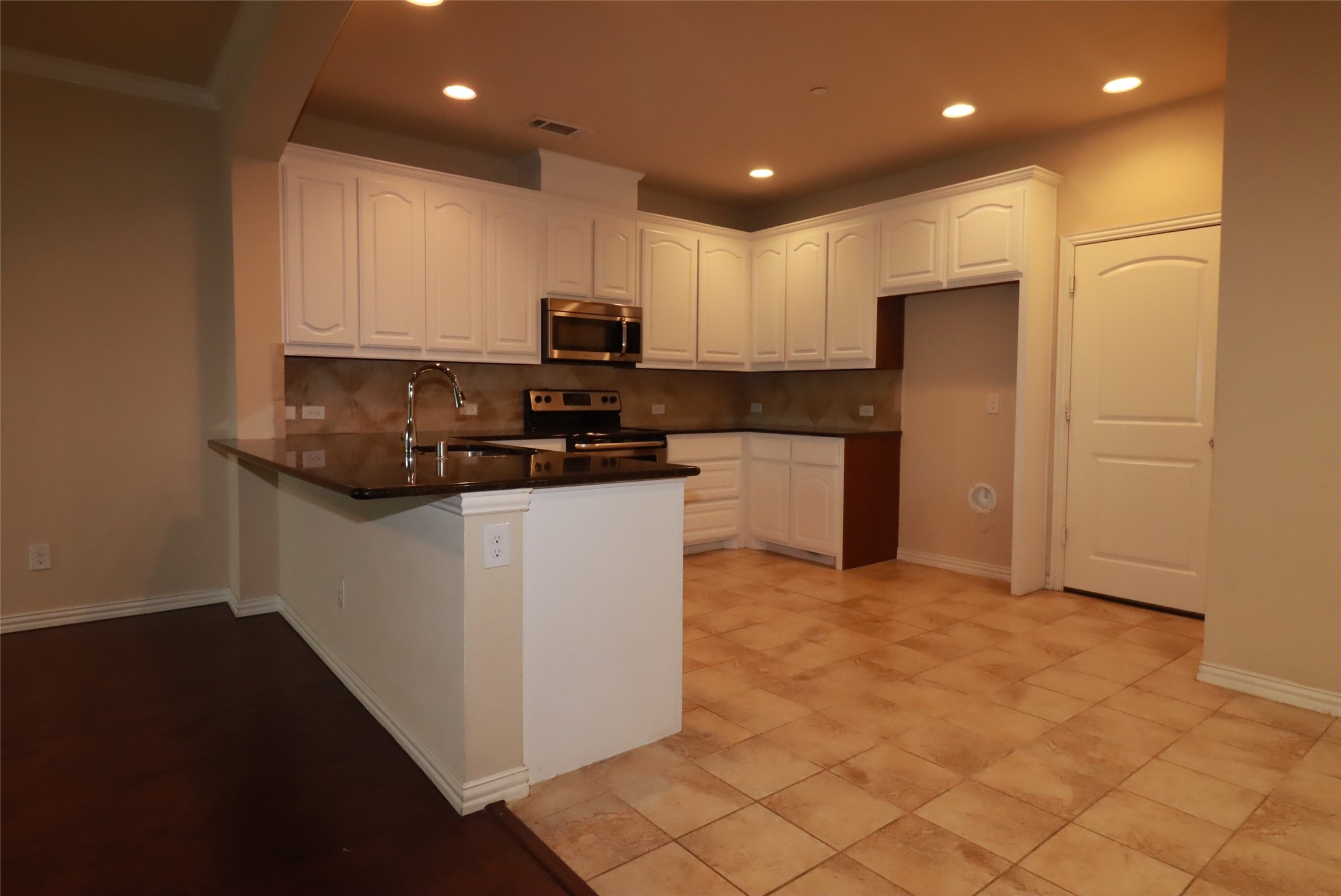 913 Shelby Lane Lewisville TX 75056