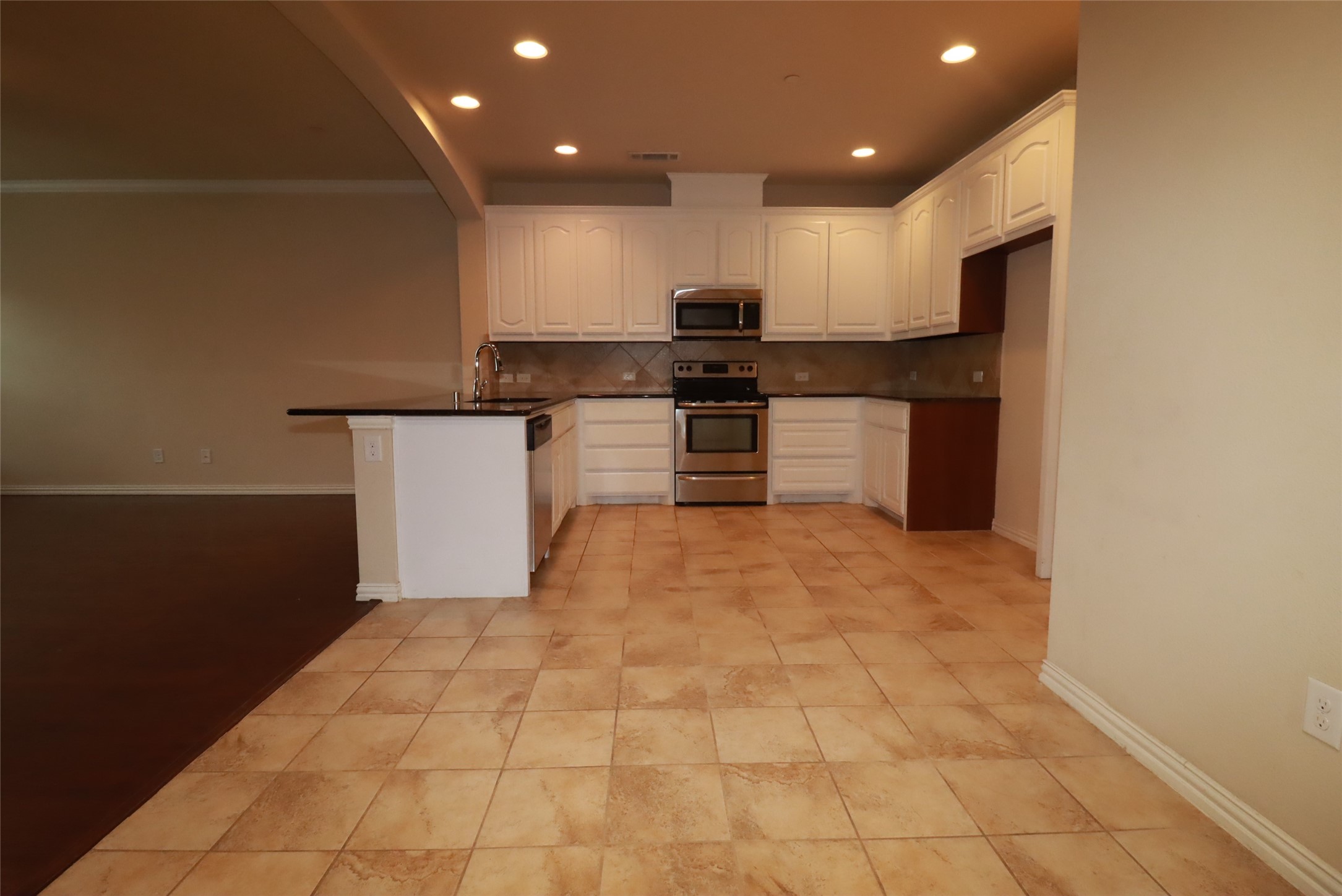 913 Shelby Lane Lewisville TX 75056