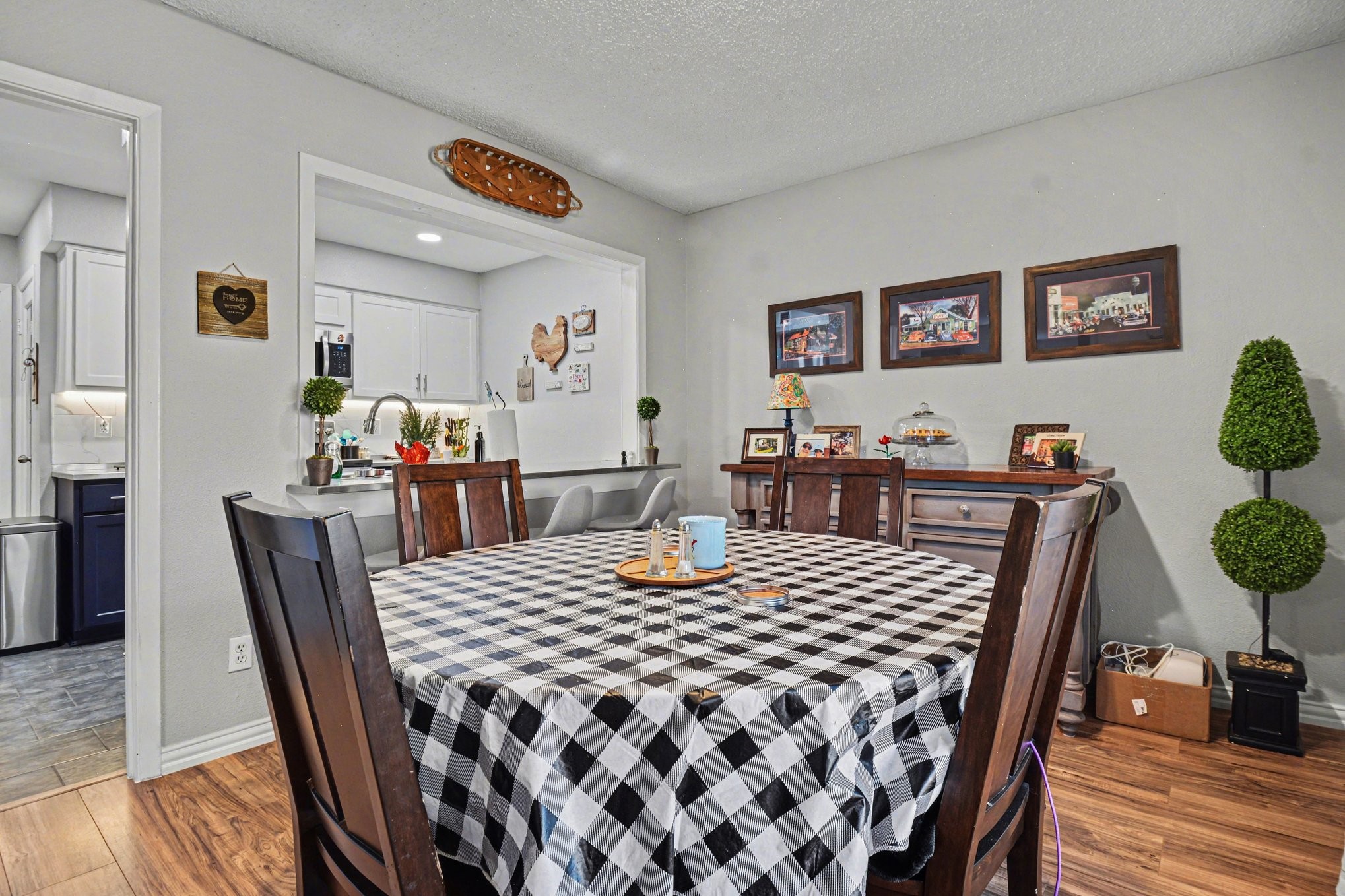 9446 Chimney Corner Lane Dallas TX 75243