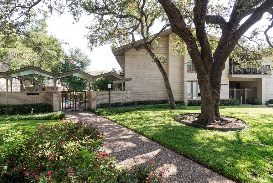 11102 Valleydale Drive Dallas TX 75230