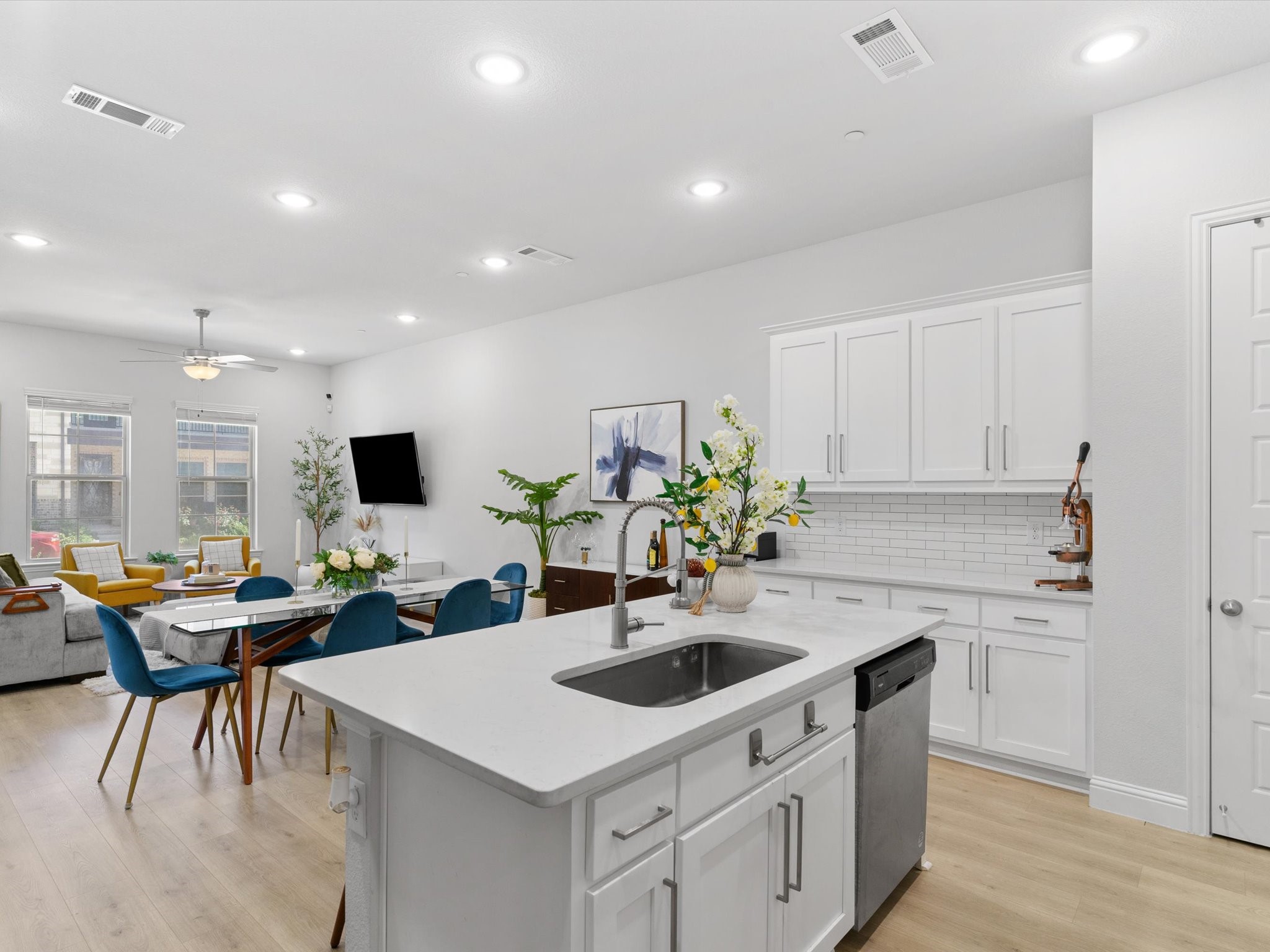 1903 Melinda Lane Farmers Branch TX 75234
