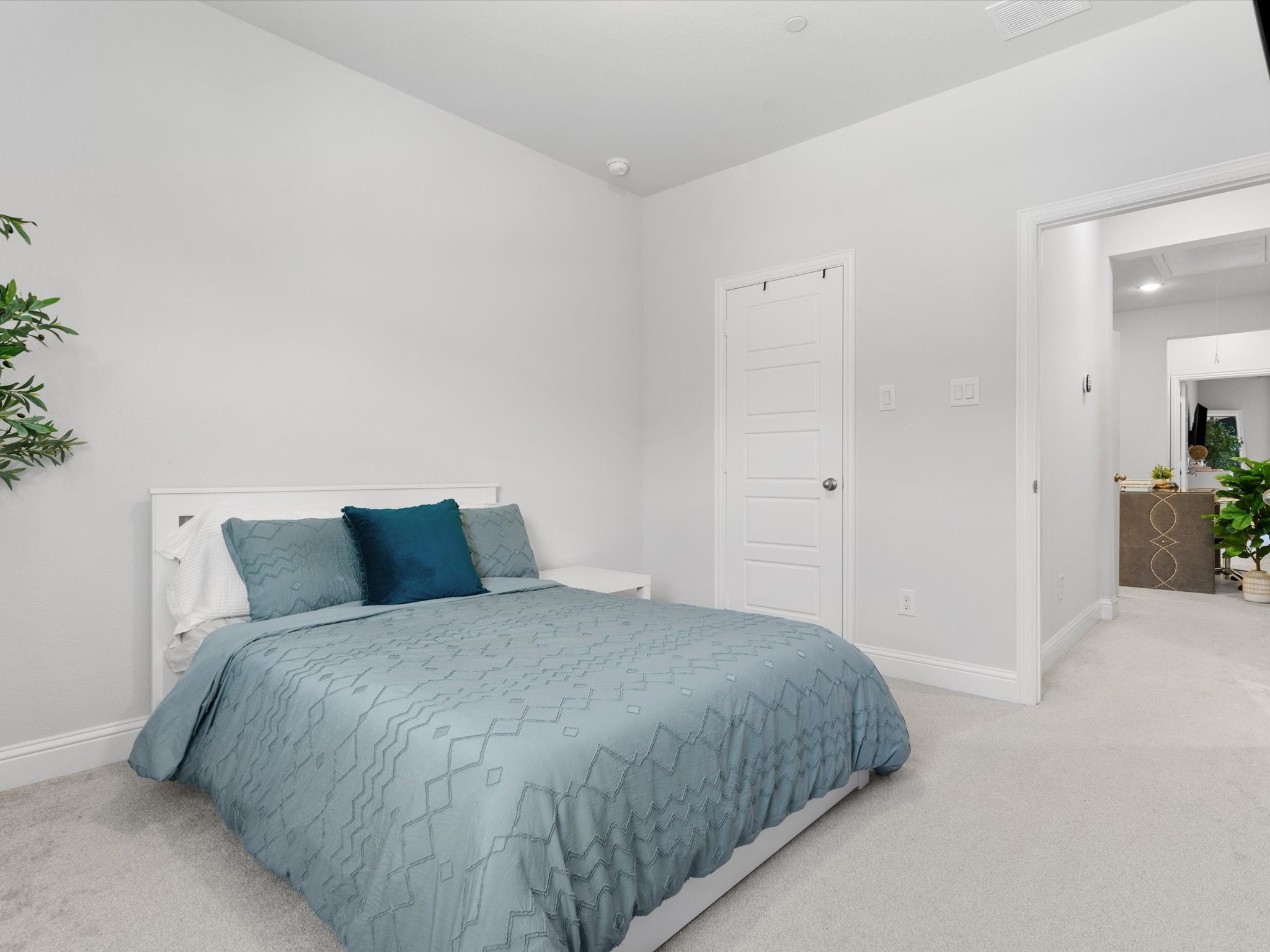 1903 Melinda Lane Farmers Branch TX 75234