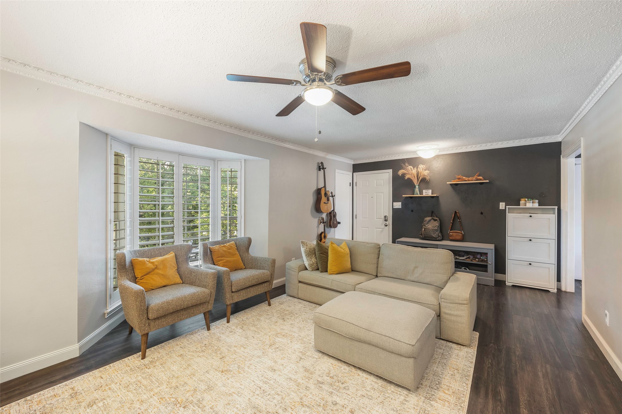 6007 Sandhurst Lane Dallas TX 75206