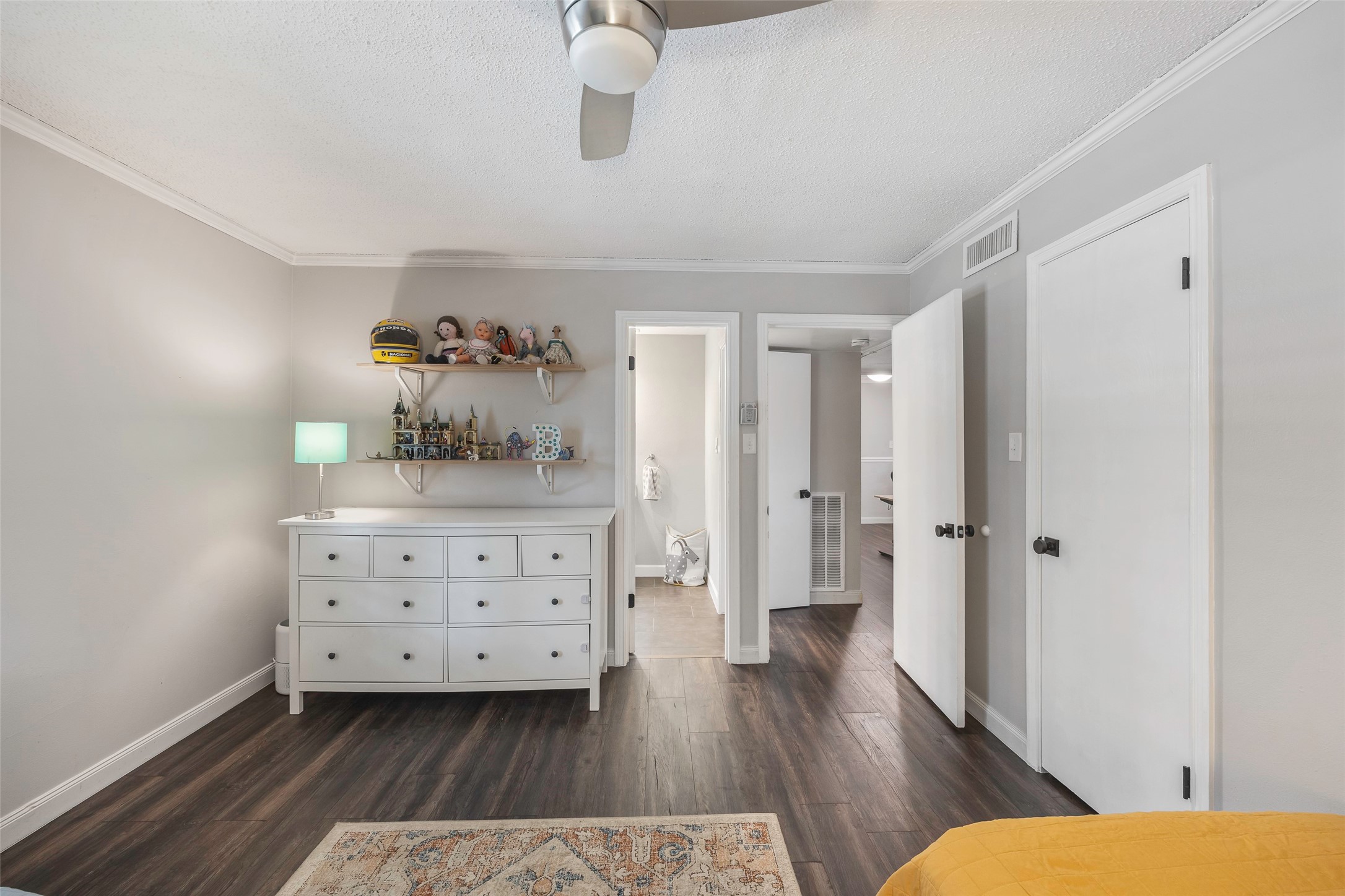 6007 Sandhurst Lane Dallas TX 75206