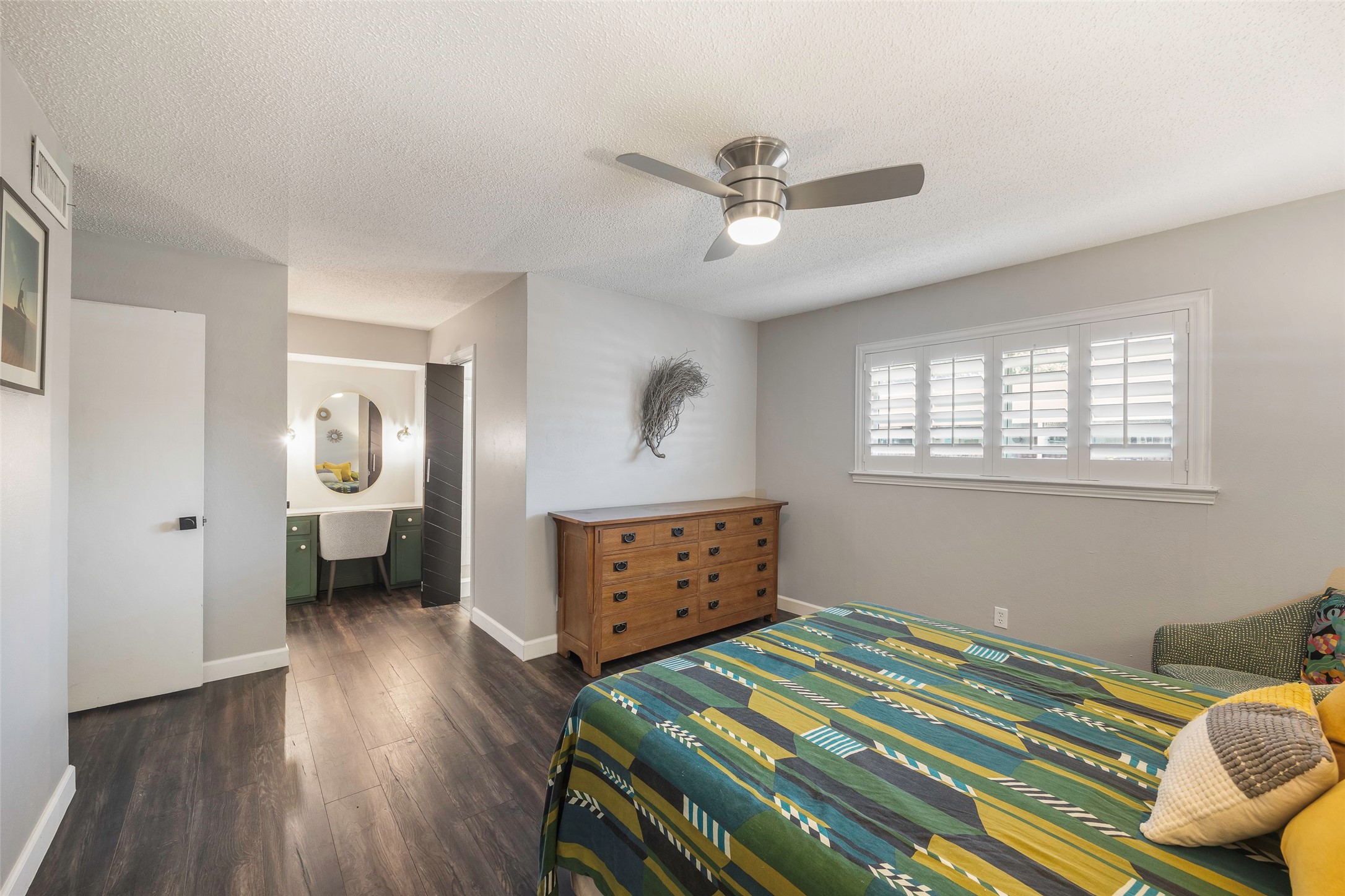 6007 Sandhurst Lane Dallas TX 75206