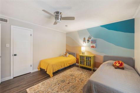6007 Sandhurst Lane Dallas TX 75206