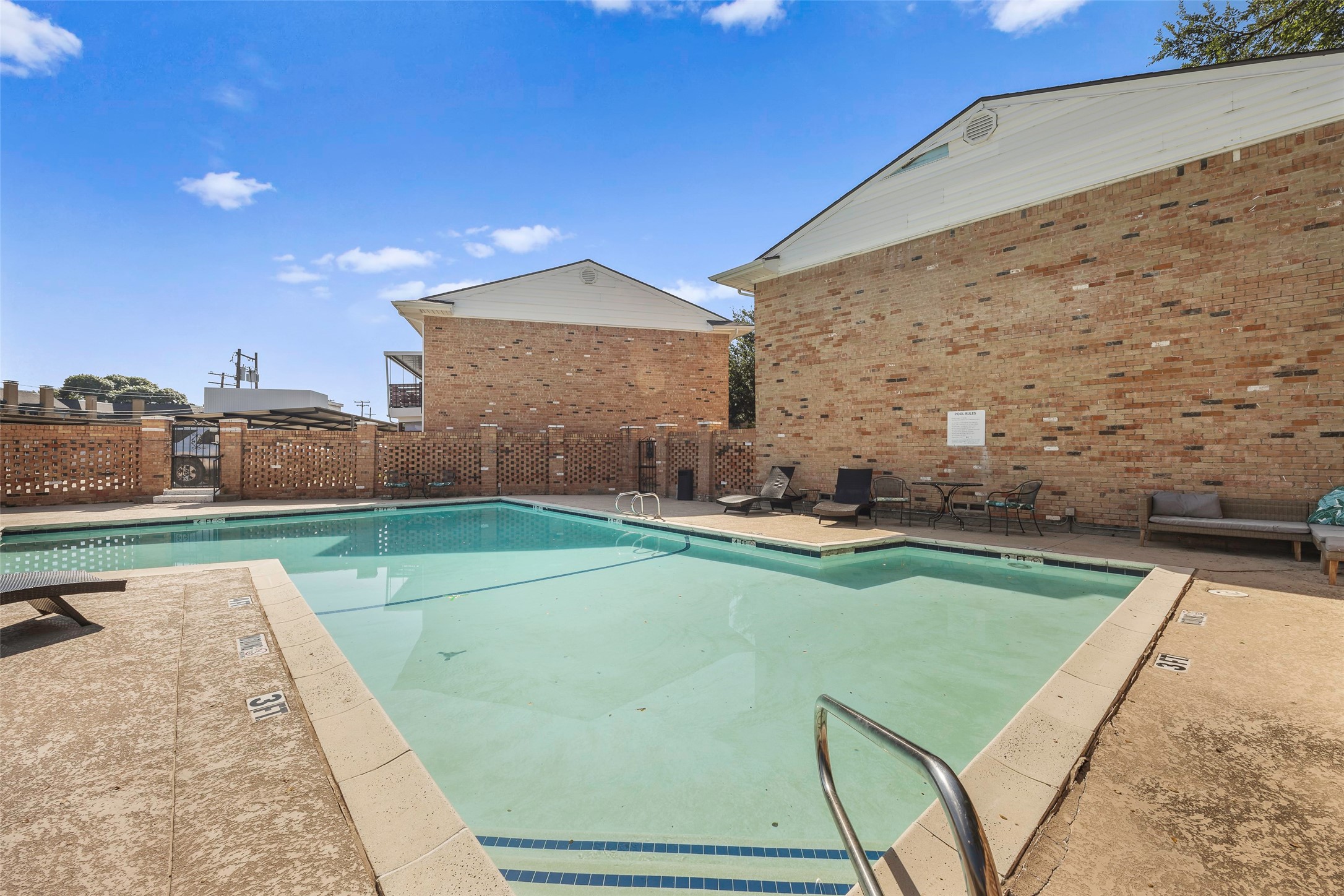6007 Sandhurst Lane Dallas TX 75206