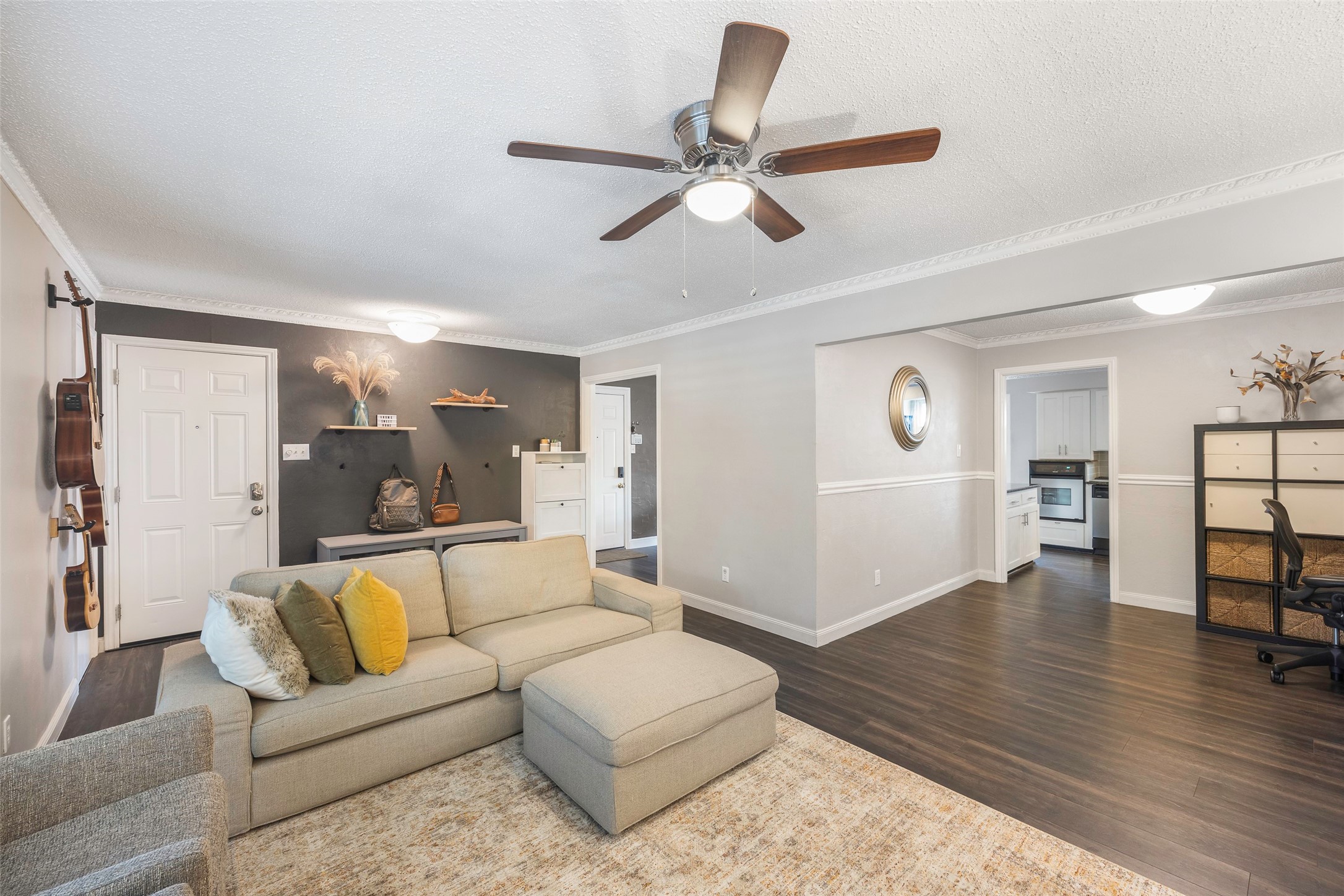 6007 Sandhurst Lane Dallas TX 75206