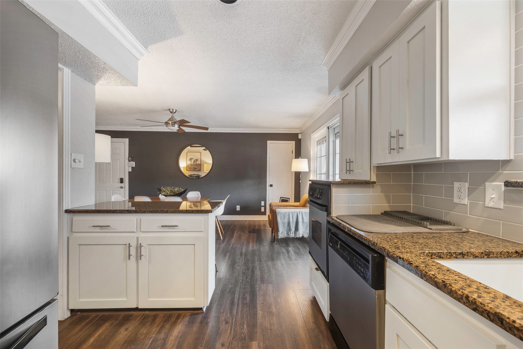 6007 Sandhurst Lane Dallas TX 75206